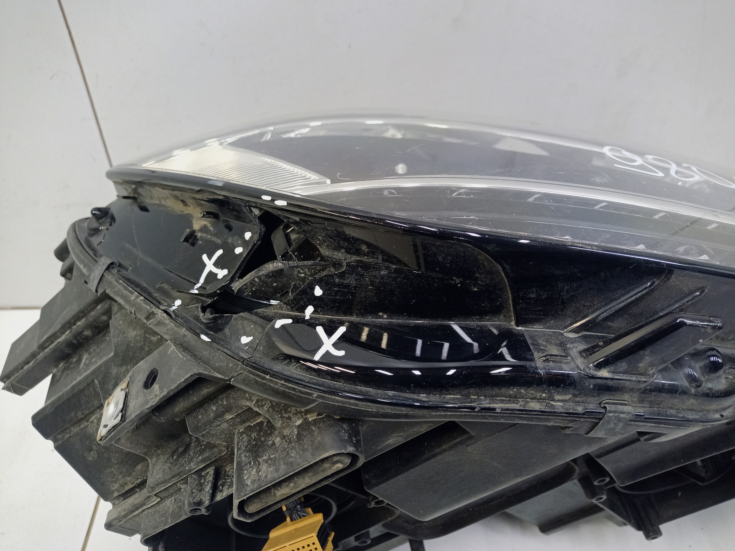 Фара передняя правая Volkswagen Tiguan 2 LED