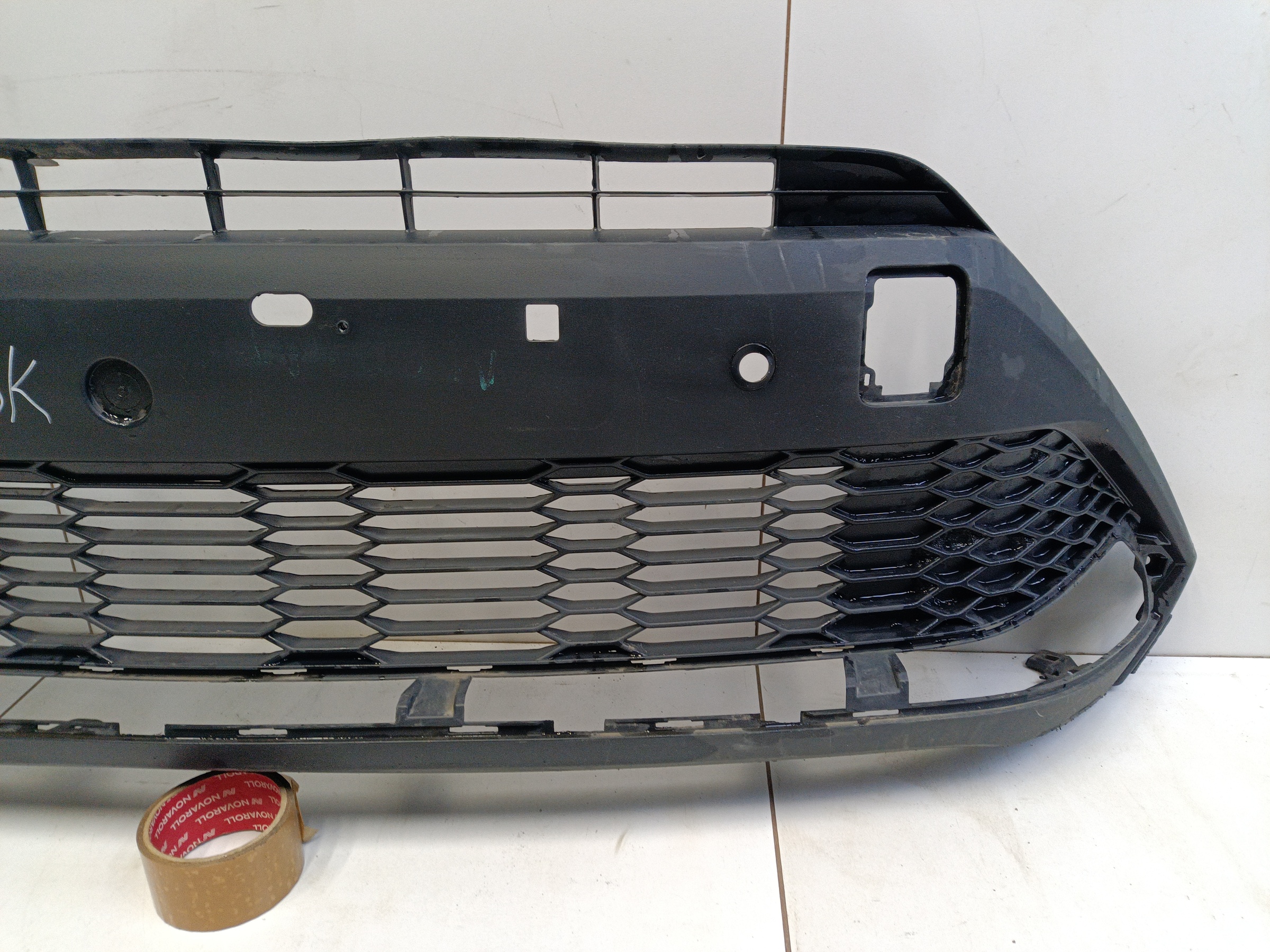 Решетка переднего бампера Toyota C-HR 1 Restail