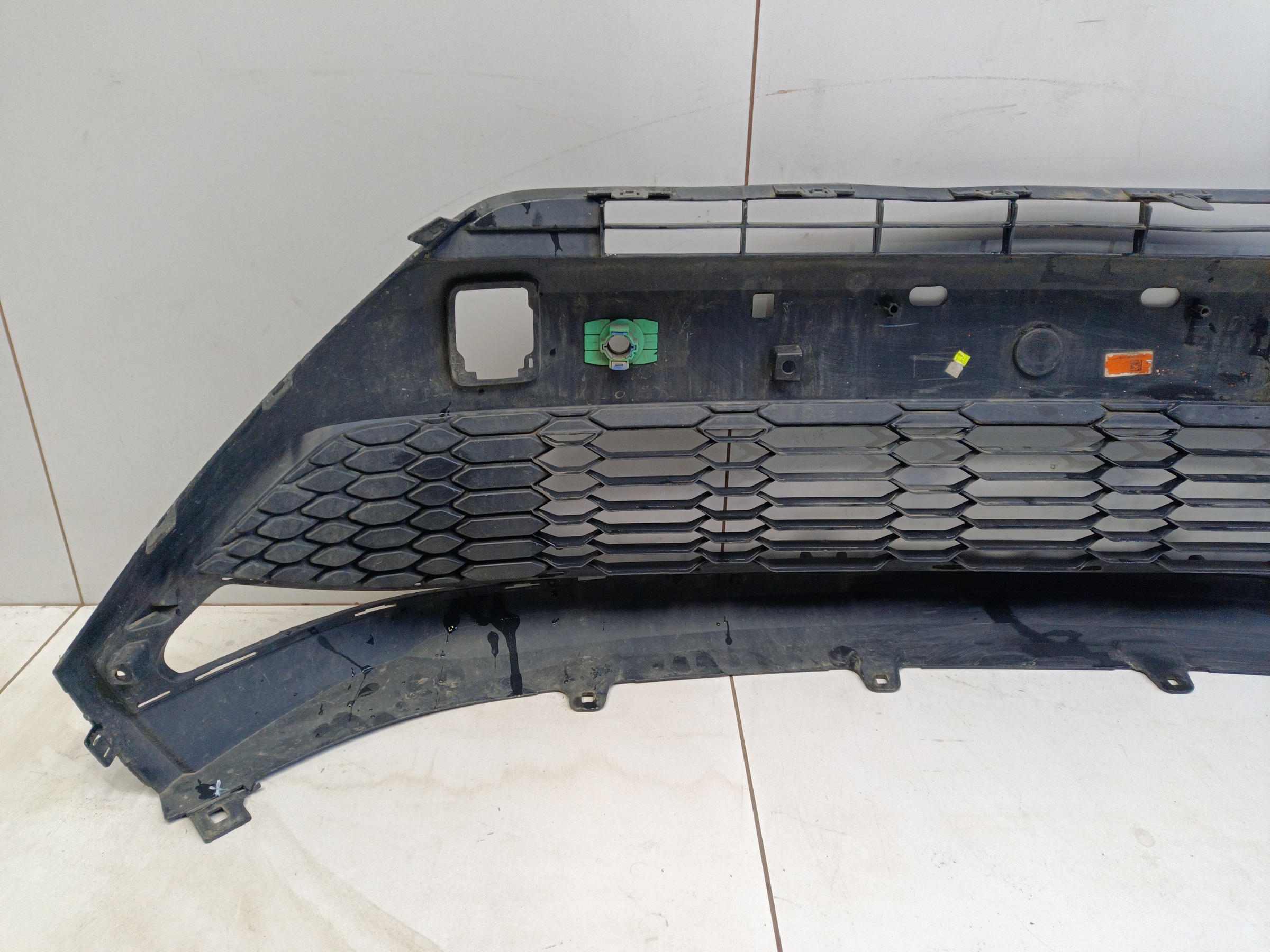 Решетка переднего бампера Toyota C-HR 1 Restail