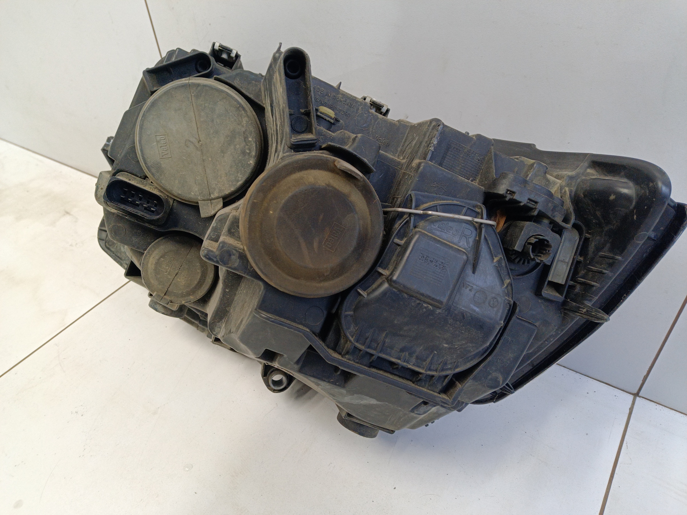 Фара передняя правая Volkswagen Transporter T6 галоген