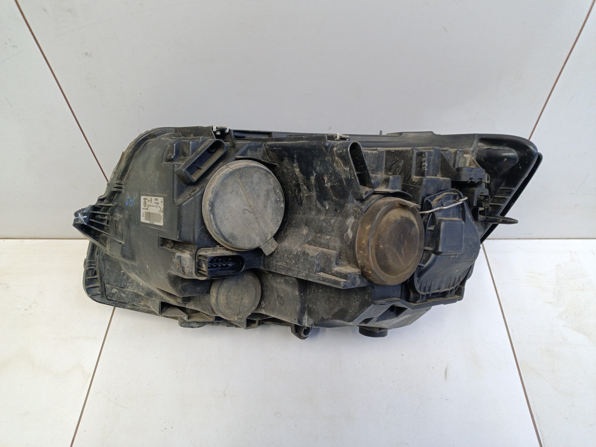 Фара передняя правая Volkswagen Transporter T6 галоген