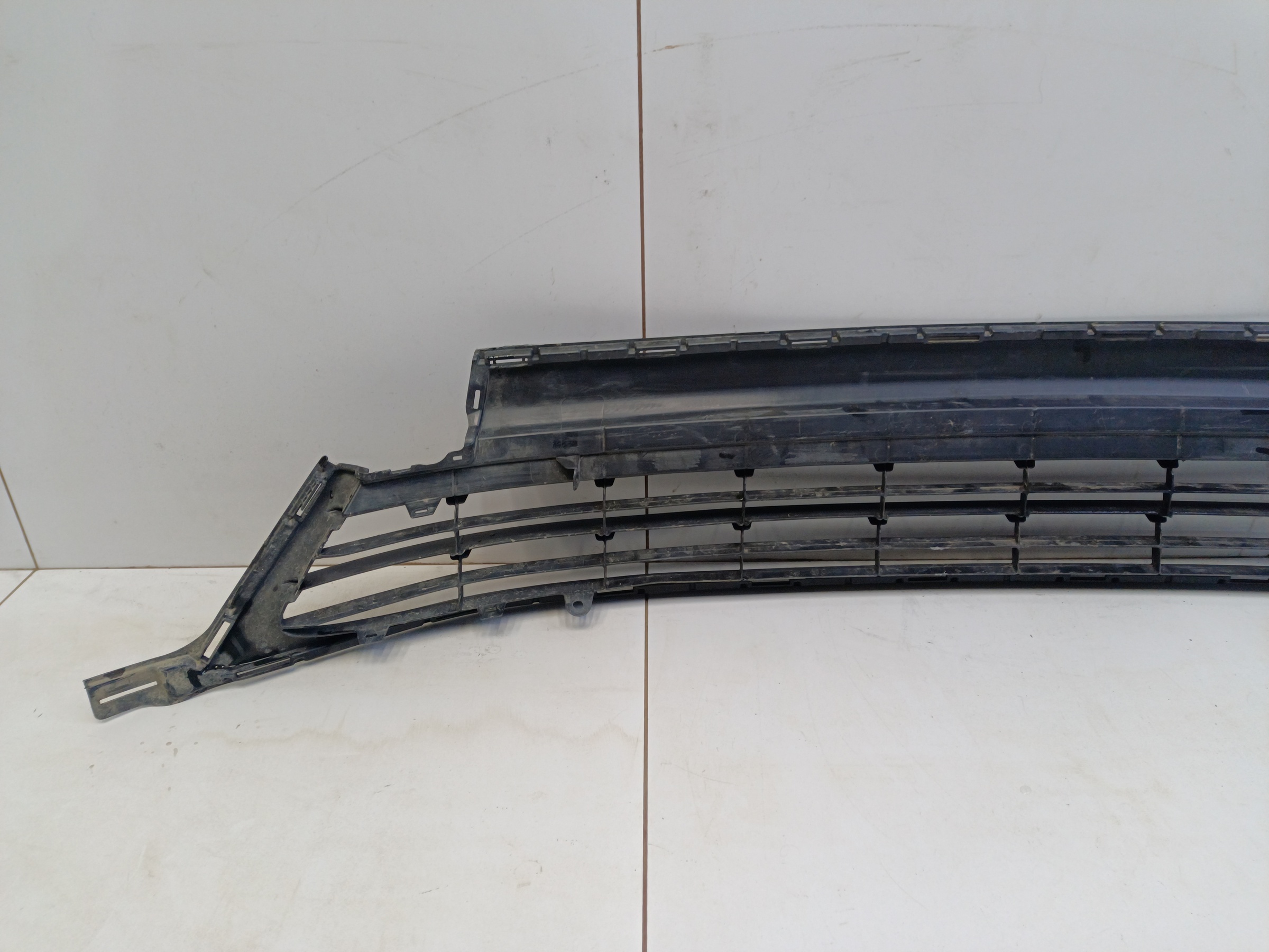 Решетка переднего бампера Toyota RAV4 CA40 Restail