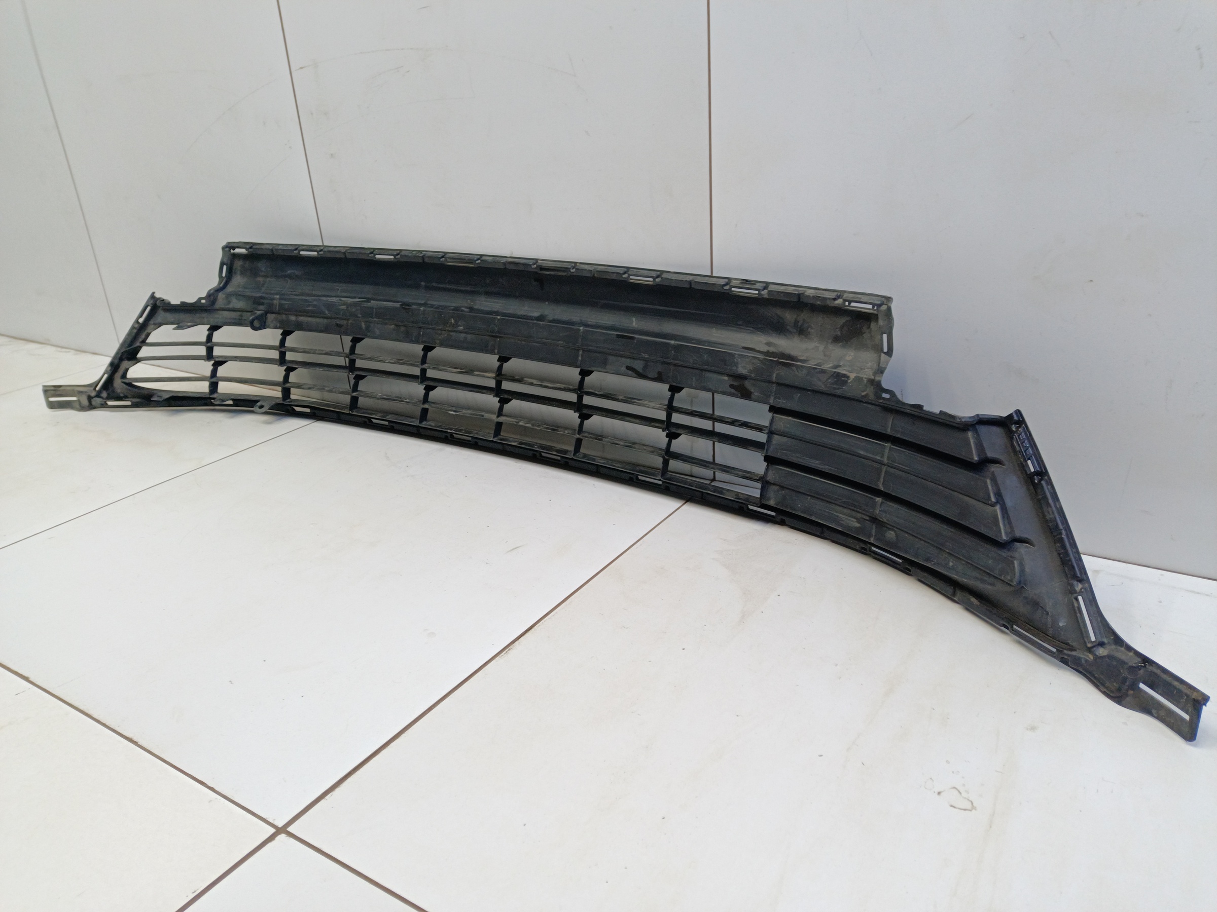 Решетка переднего бампера Toyota RAV4 CA40 Restail