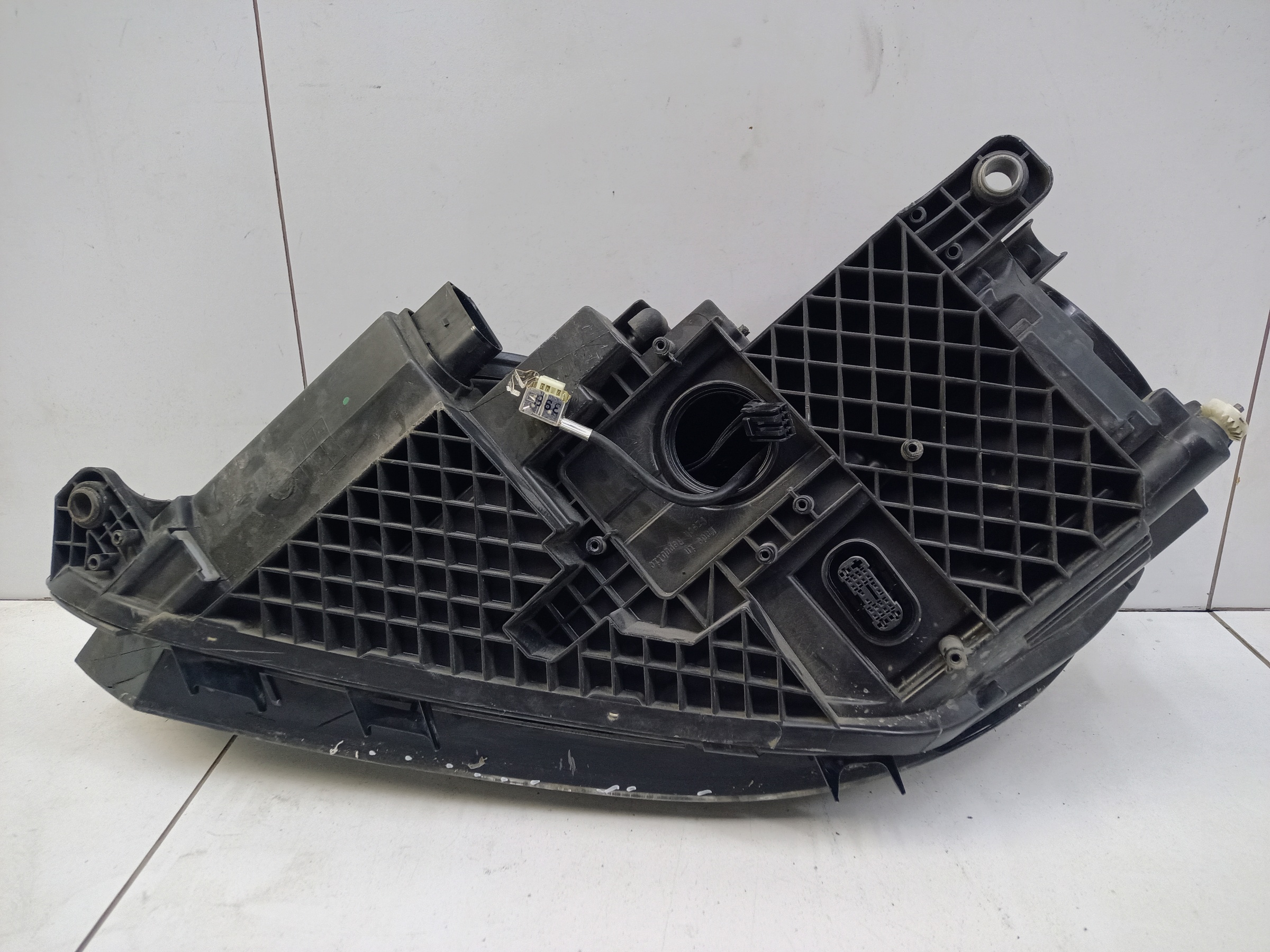 Фара передняя правая Volkswagen Tiguan 1 Restail ксенон адаптив