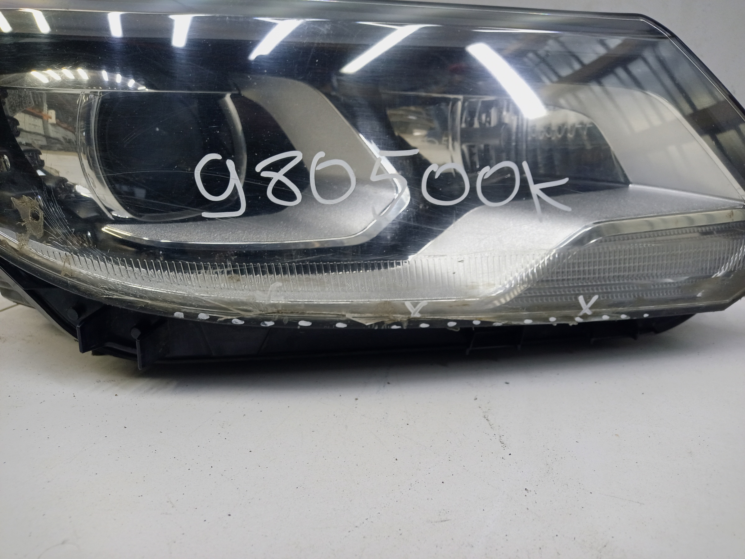 Фара передняя правая Volkswagen Tiguan 1 Restail ксенон адаптив