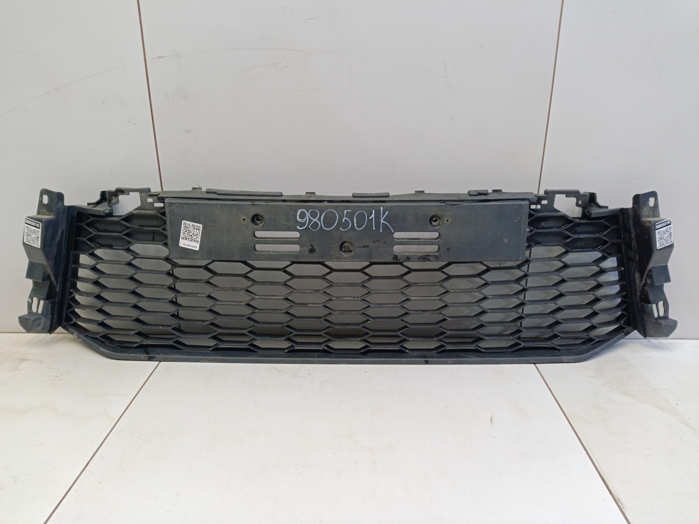 Решетка переднего бампера Mitsubishi Pajero Sport 3