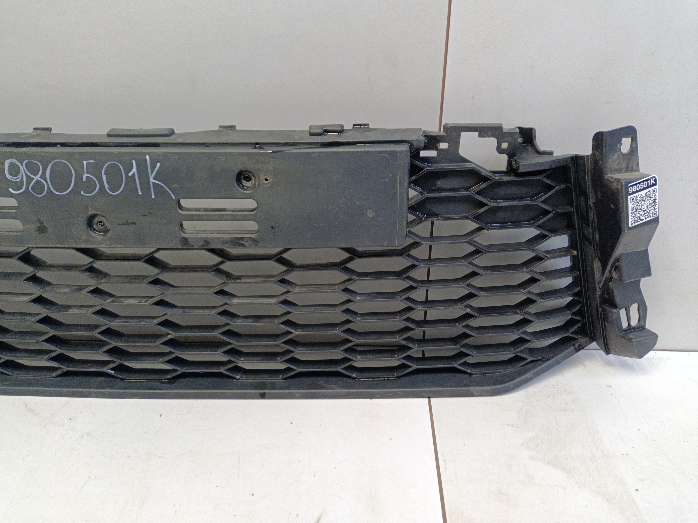 Решетка переднего бампера Mitsubishi Pajero Sport 3