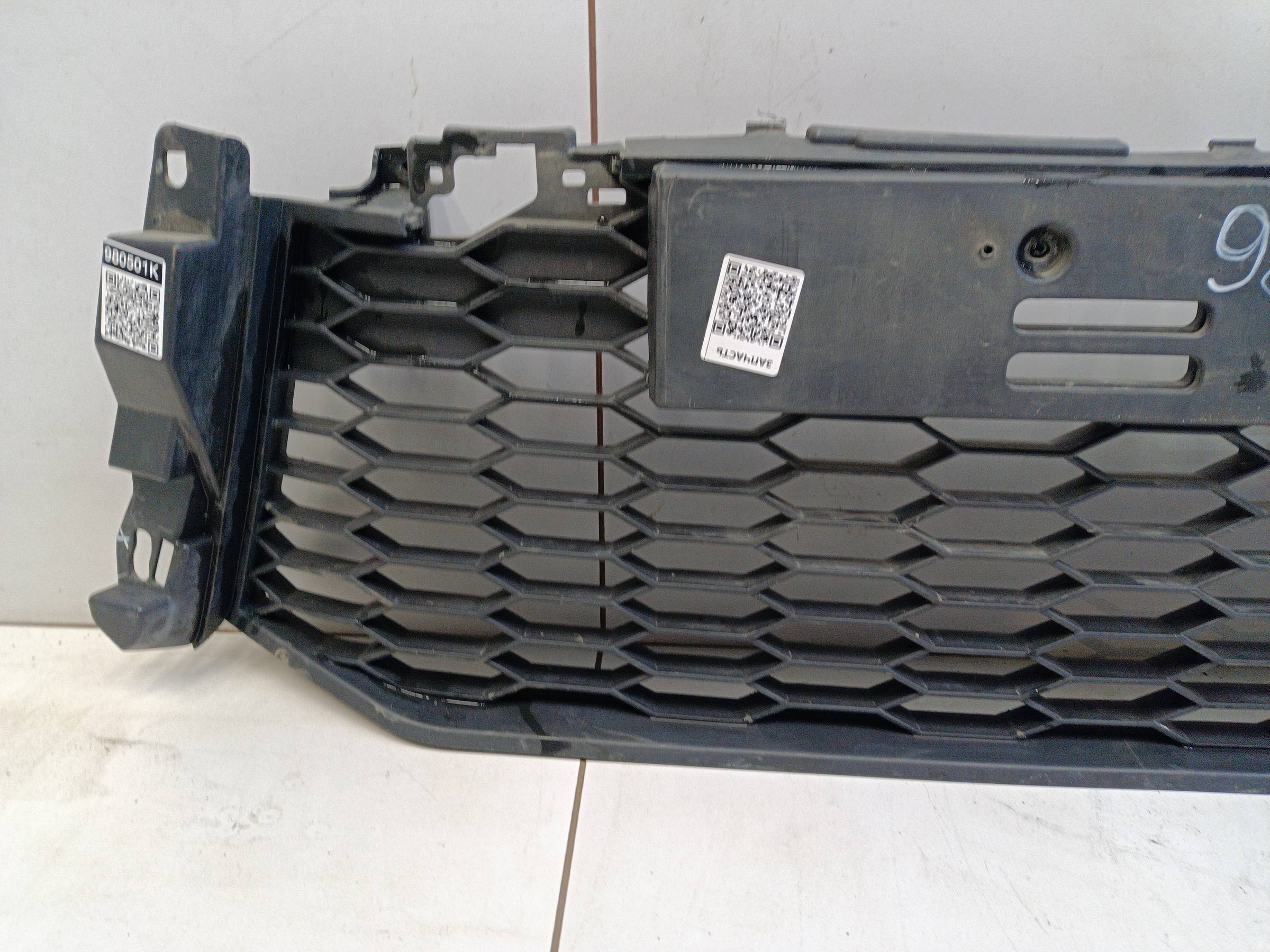 Решетка переднего бампера Mitsubishi Pajero Sport 3