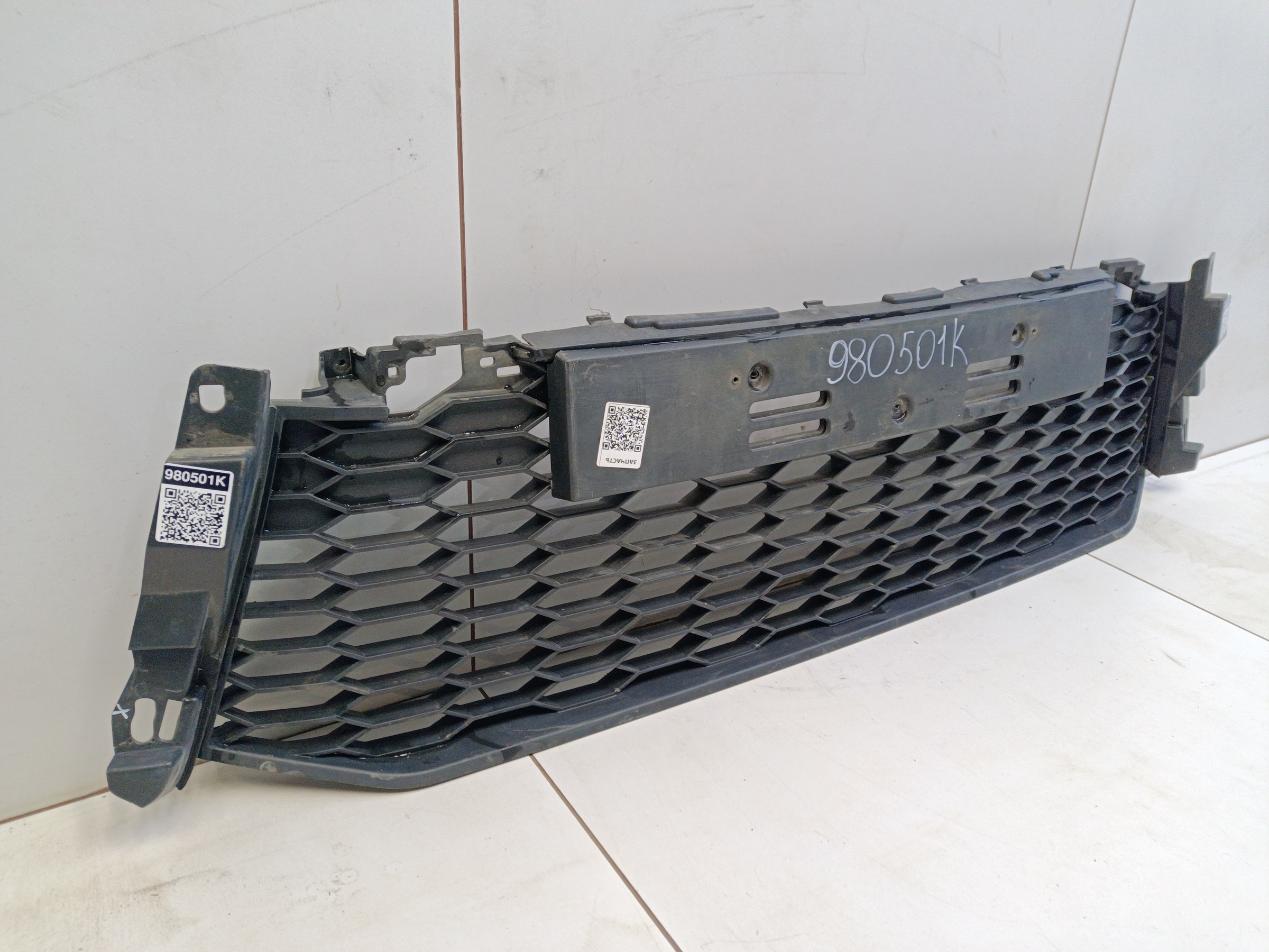 Решетка переднего бампера Mitsubishi Pajero Sport 3