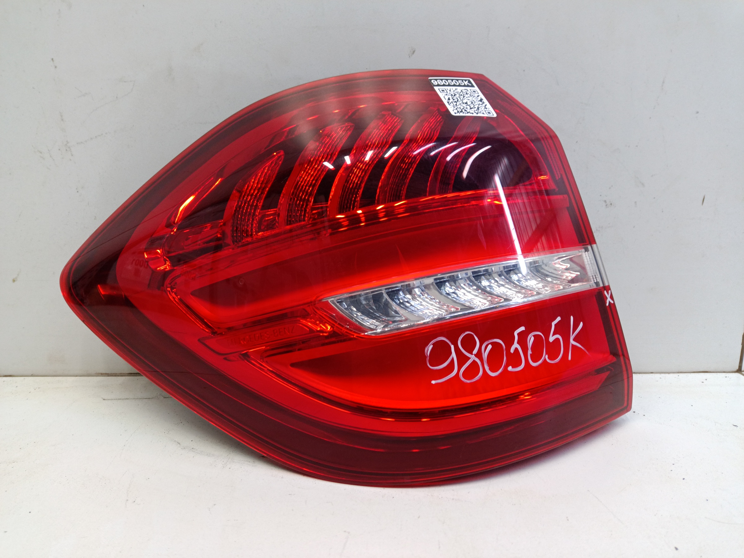 Фонарь задний левый наружный Mercedes-Benz GL-klasse X166 LED