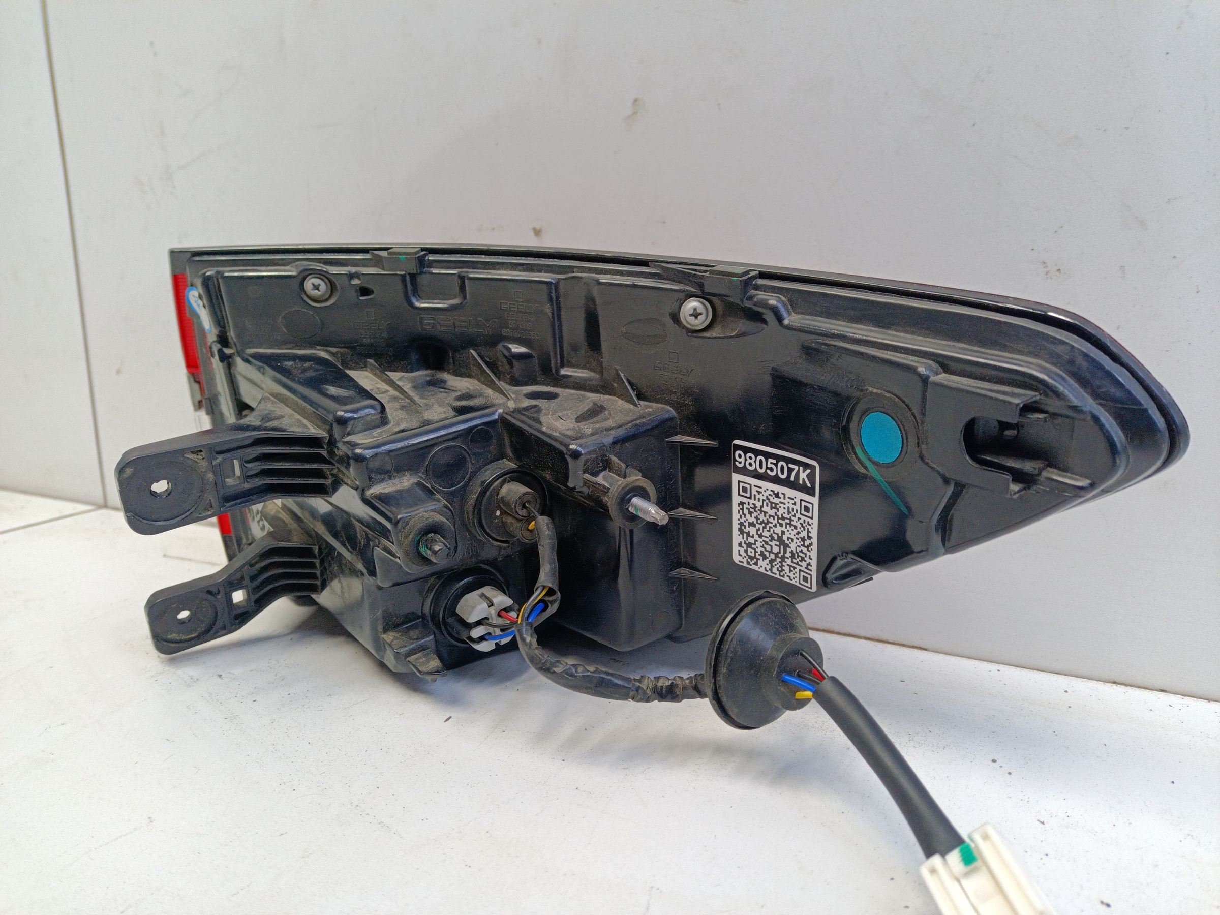 Фонарь задний левый наружный Geely Coolray LED