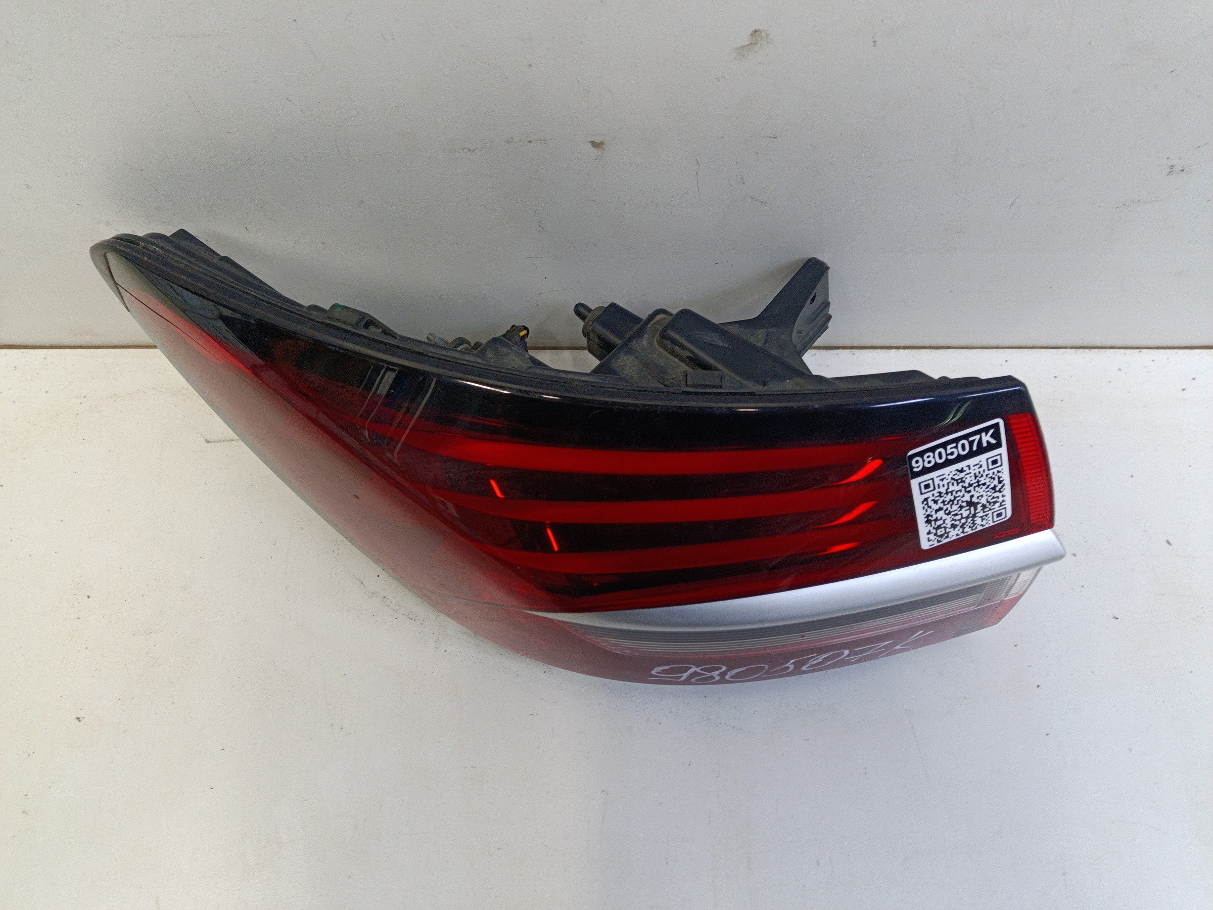 Фонарь задний левый наружный Geely Coolray LED