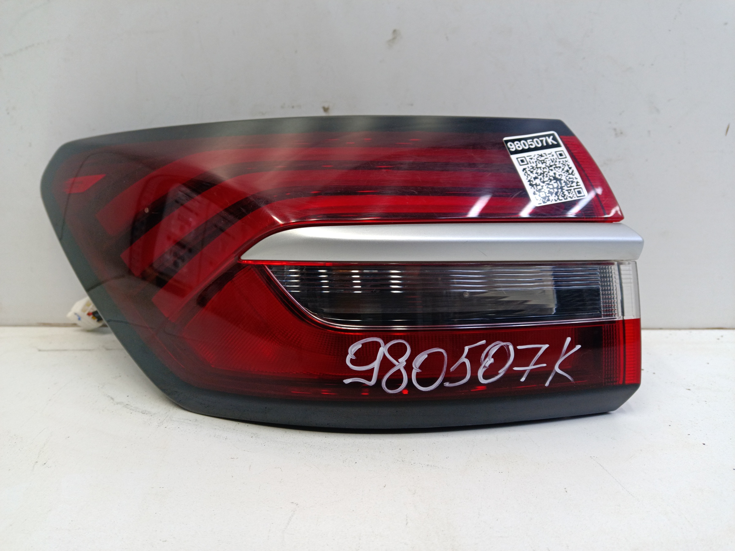 Фонарь задний левый наружный Geely Coolray LED