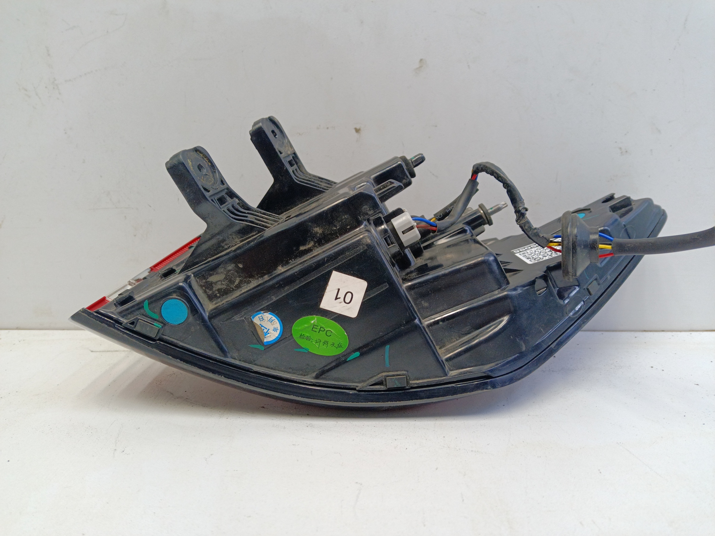 Фонарь задний левый наружный Geely Coolray LED