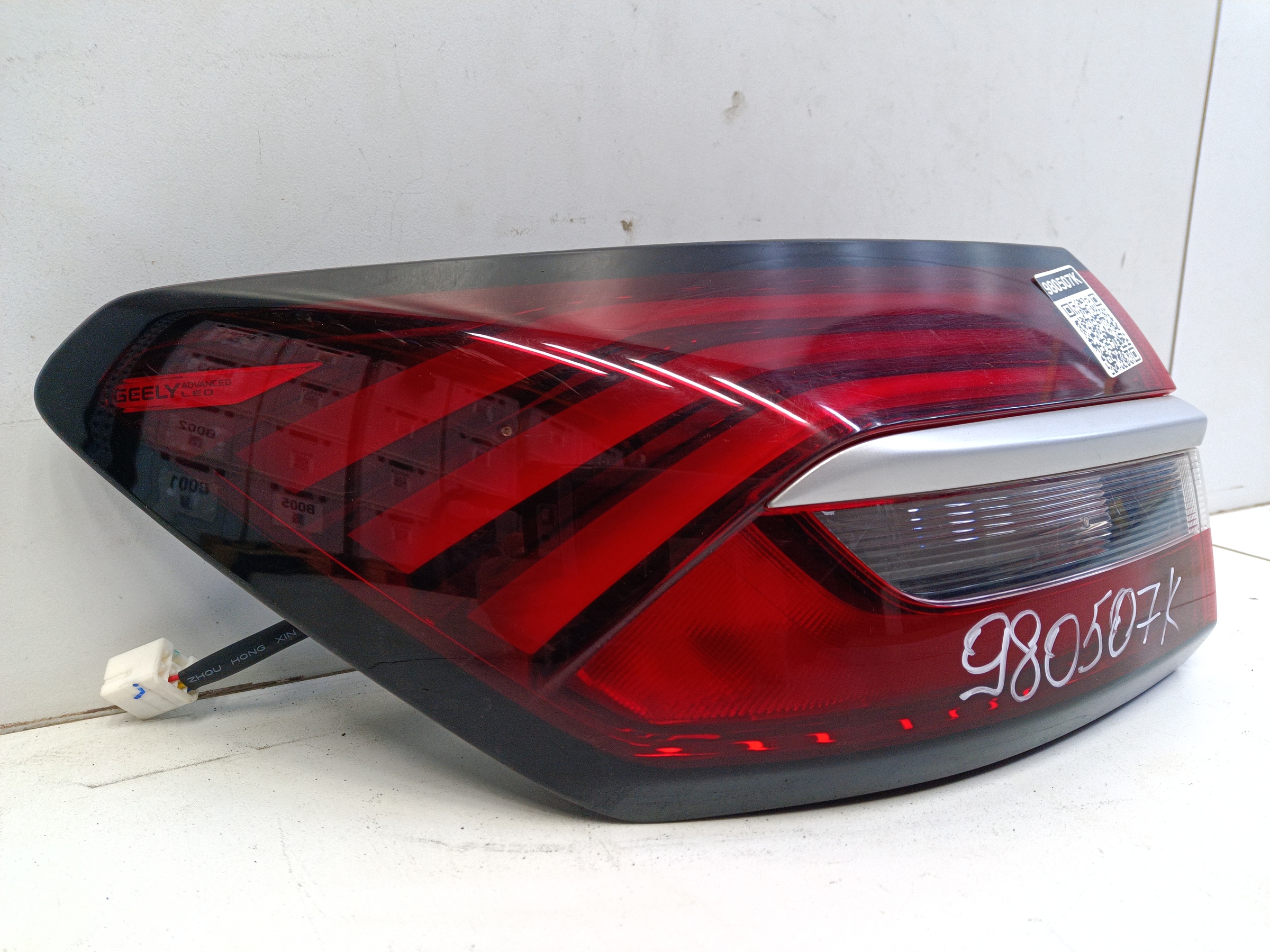 Фонарь задний левый наружный Geely Coolray LED