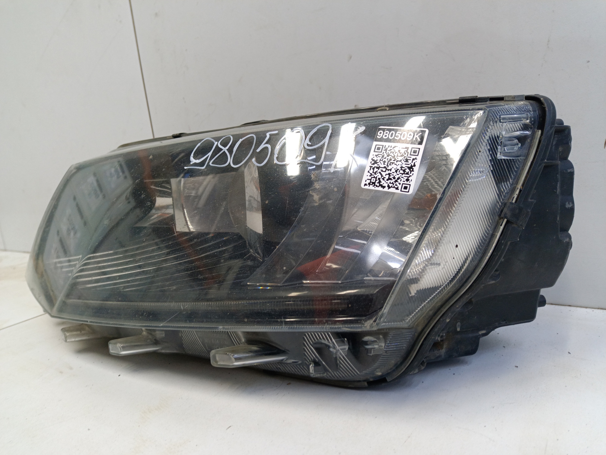 Фара передняя левая Skoda Octavia A7 ксенон адаптив