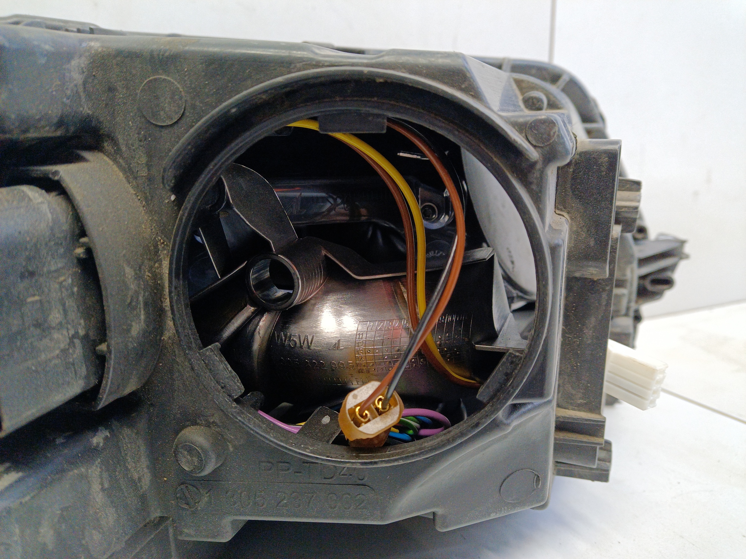 Фара передняя левая Skoda Octavia A7 ксенон адаптив