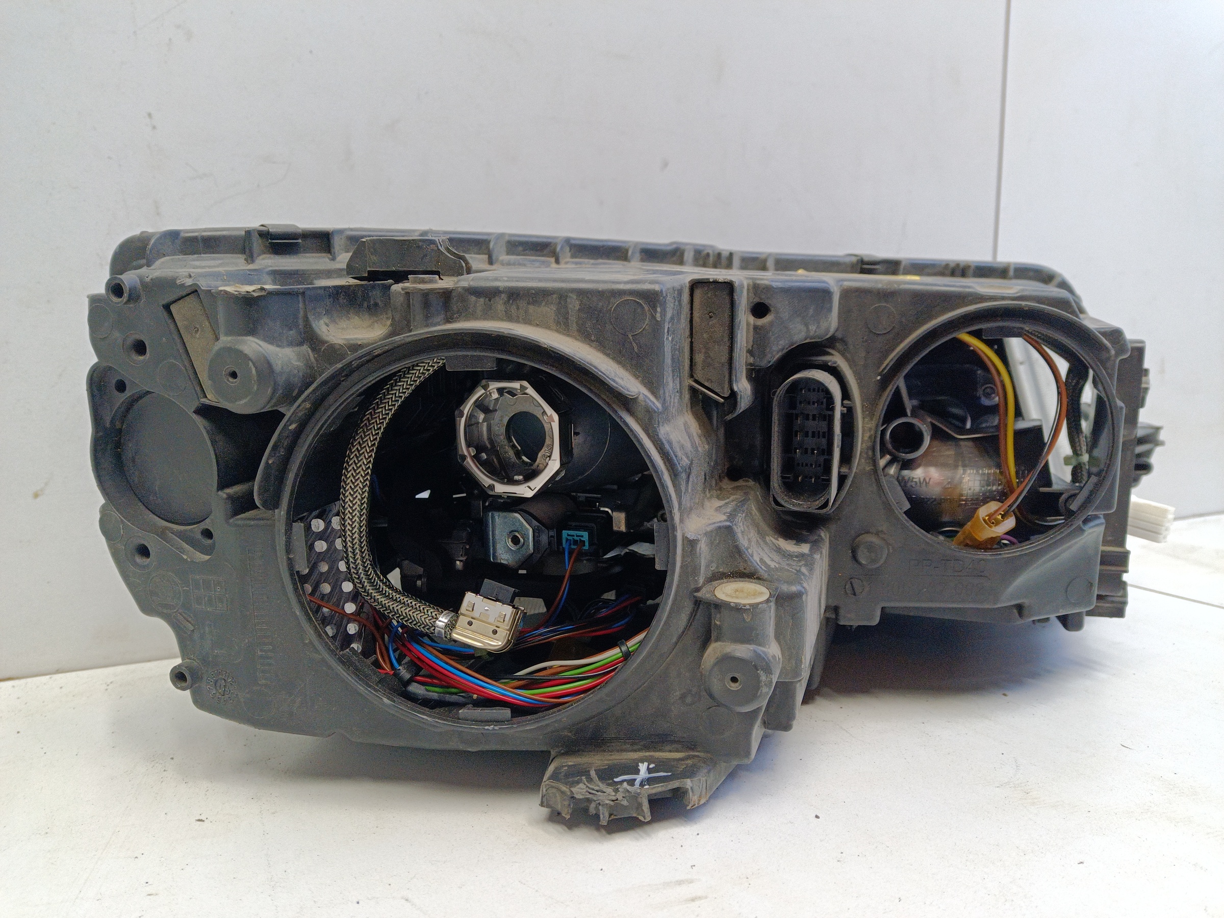 Фара передняя левая Skoda Octavia A7 ксенон адаптив