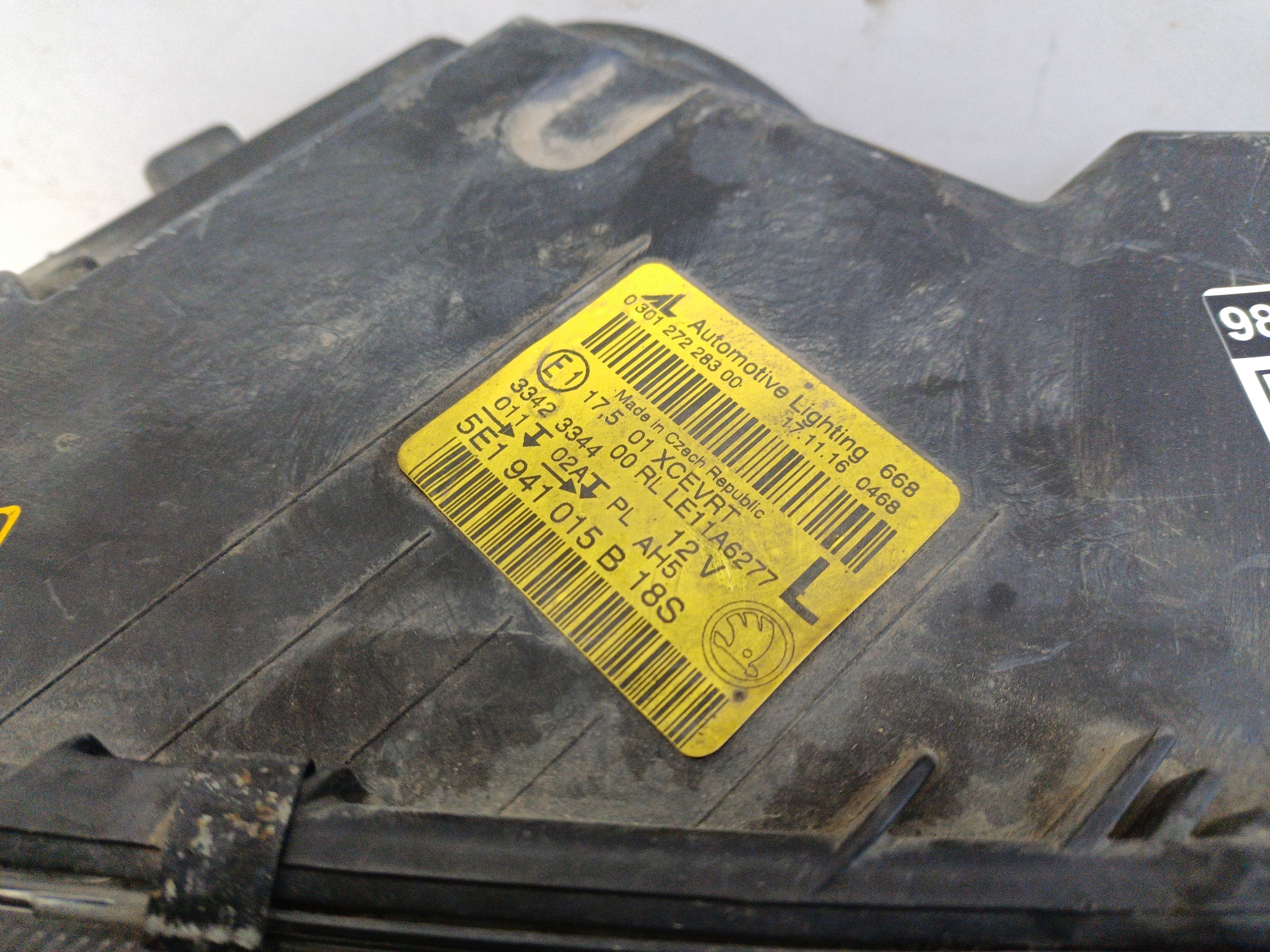 Фара передняя левая Skoda Octavia A7 ксенон адаптив