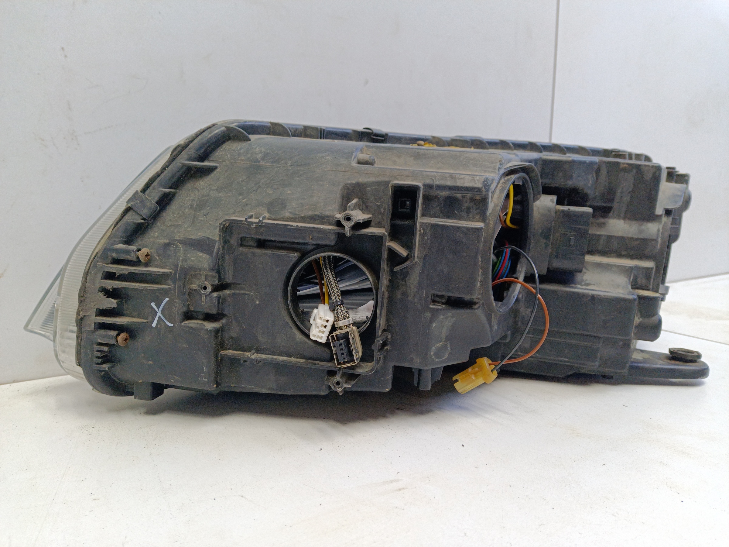 Фара передняя правая Skoda Octavia A7 ксенон