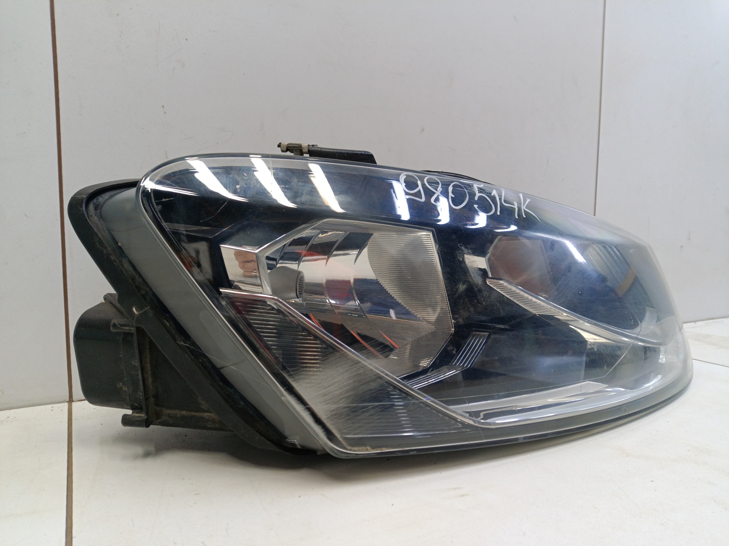 Фара передняя правая Volkswagen Polo 5 Sedan Restail галоген