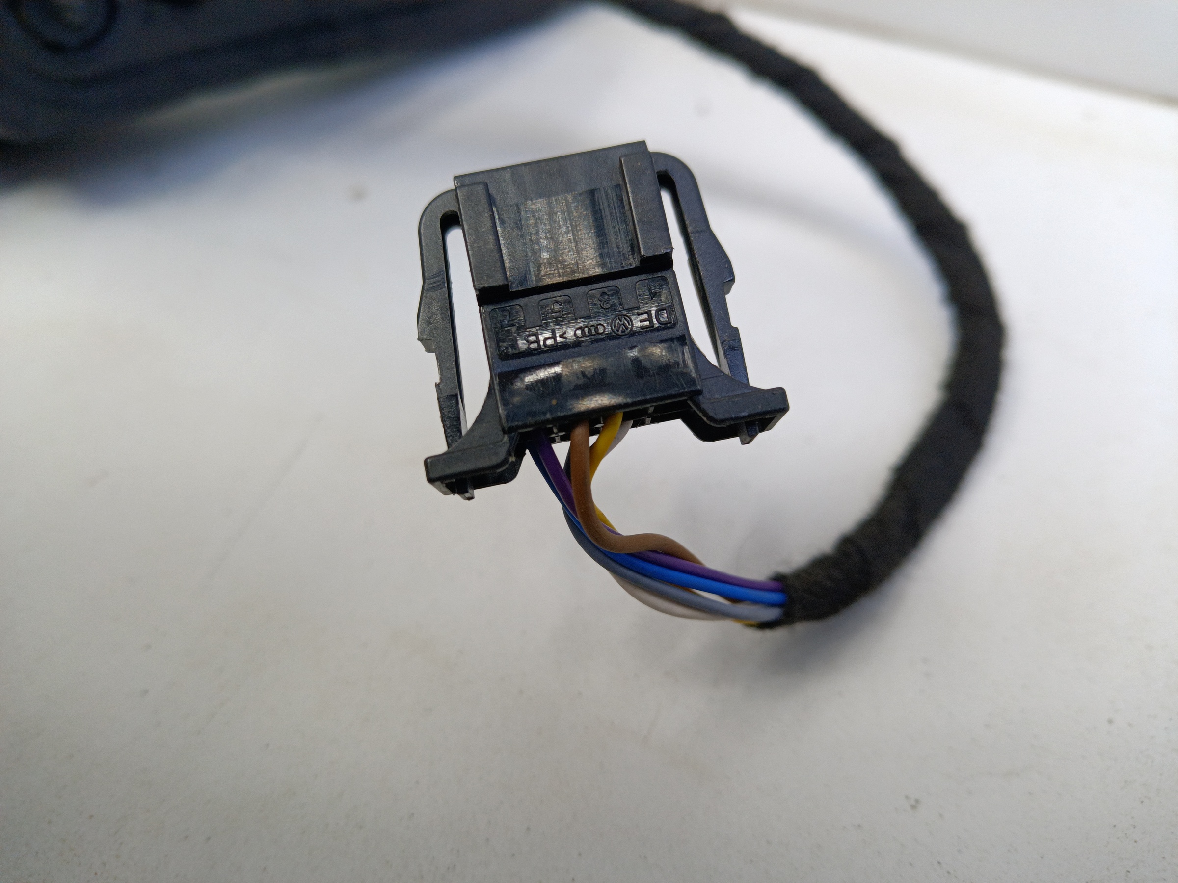 Зеркало левое Skoda Rapid 1 6 контактов