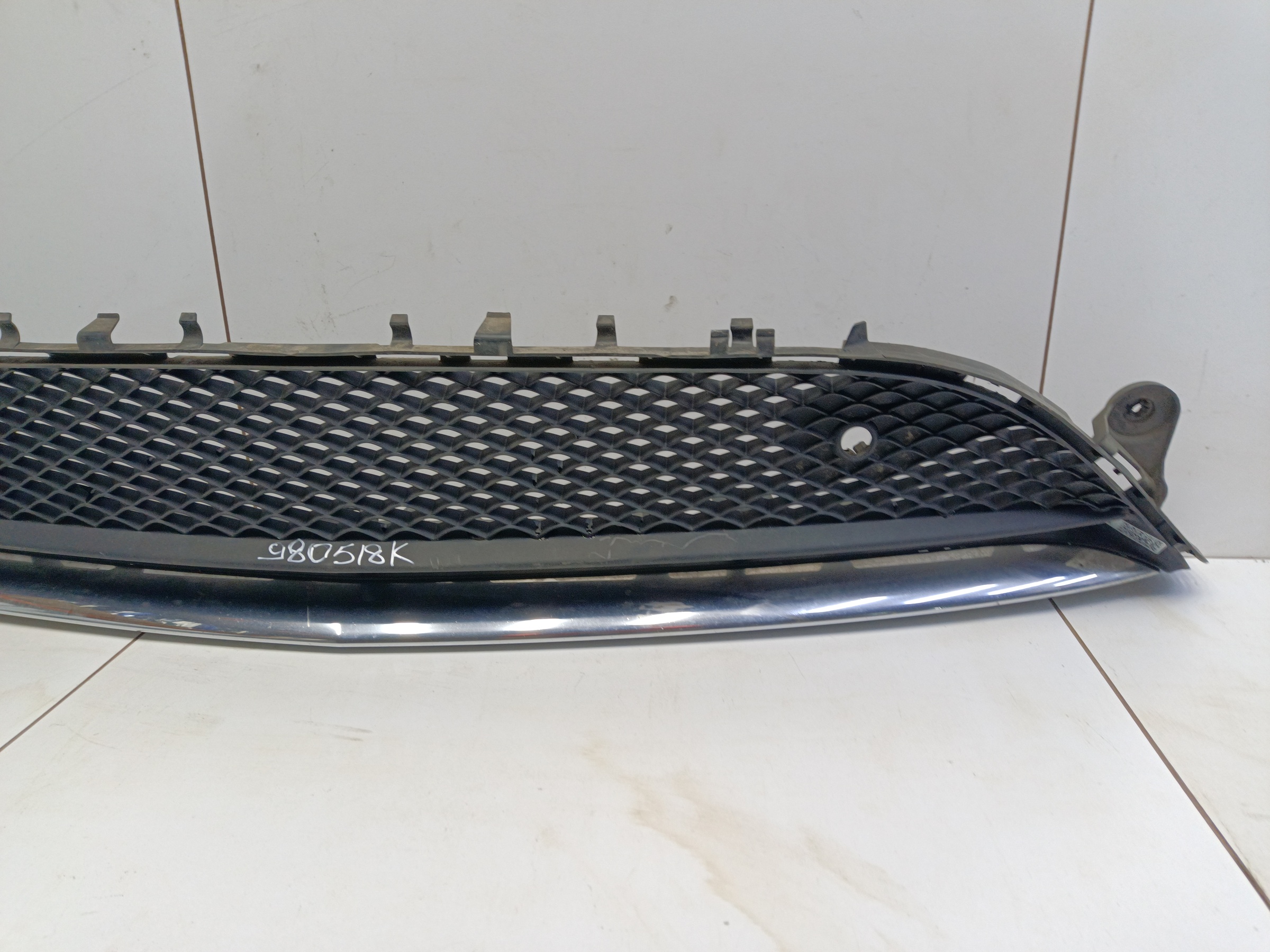 Решетка переднего бампера центральная Mercedes Benz E-klasse W213 AMG