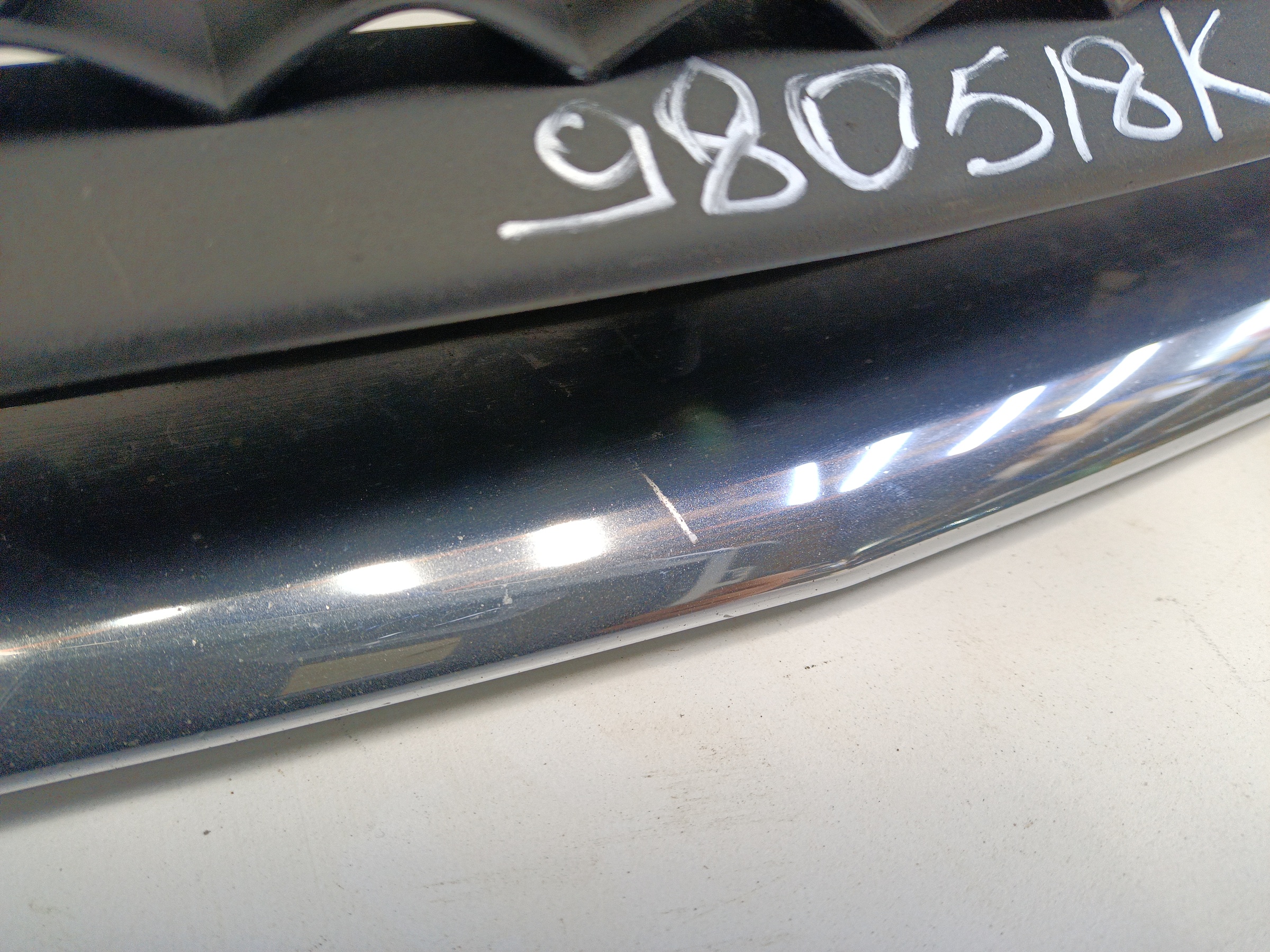 Решетка переднего бампера центральная Mercedes Benz E-klasse W213 AMG