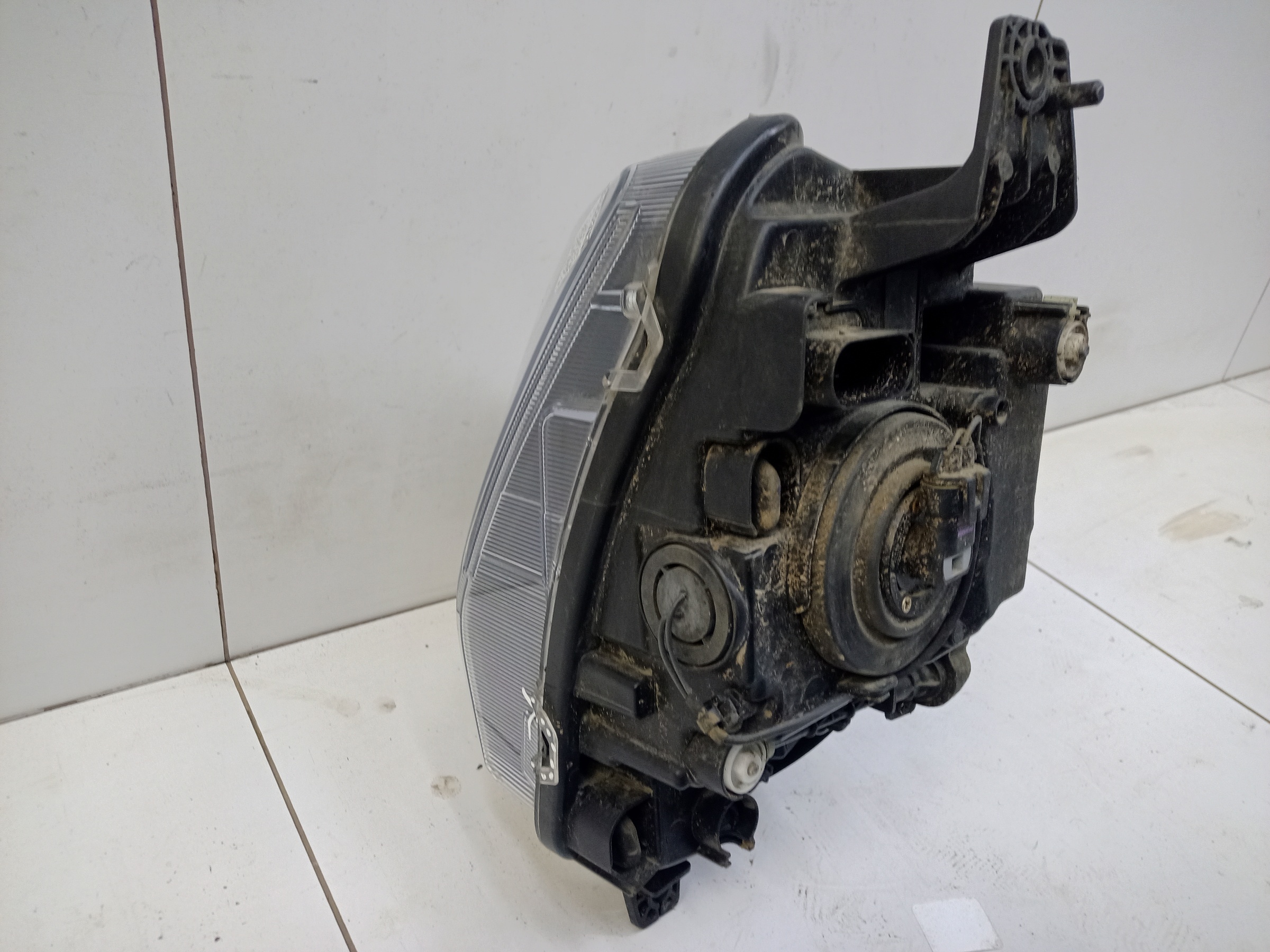 Фара передняя левая Omoda C5 галоген