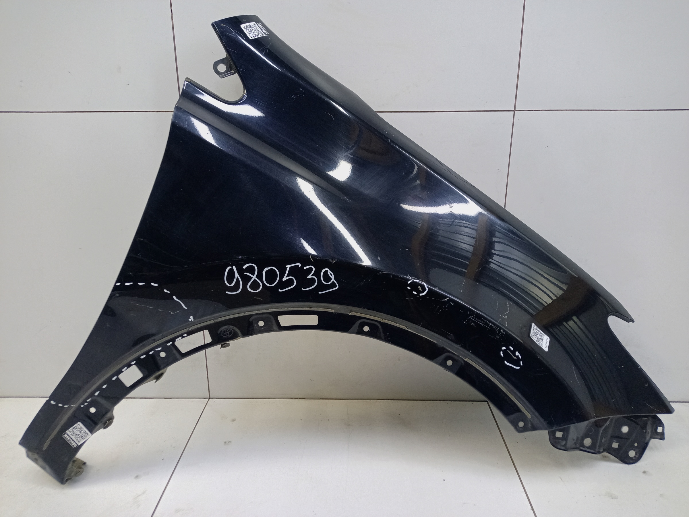 Крыло переднее правое Toyota RAV4 CA40