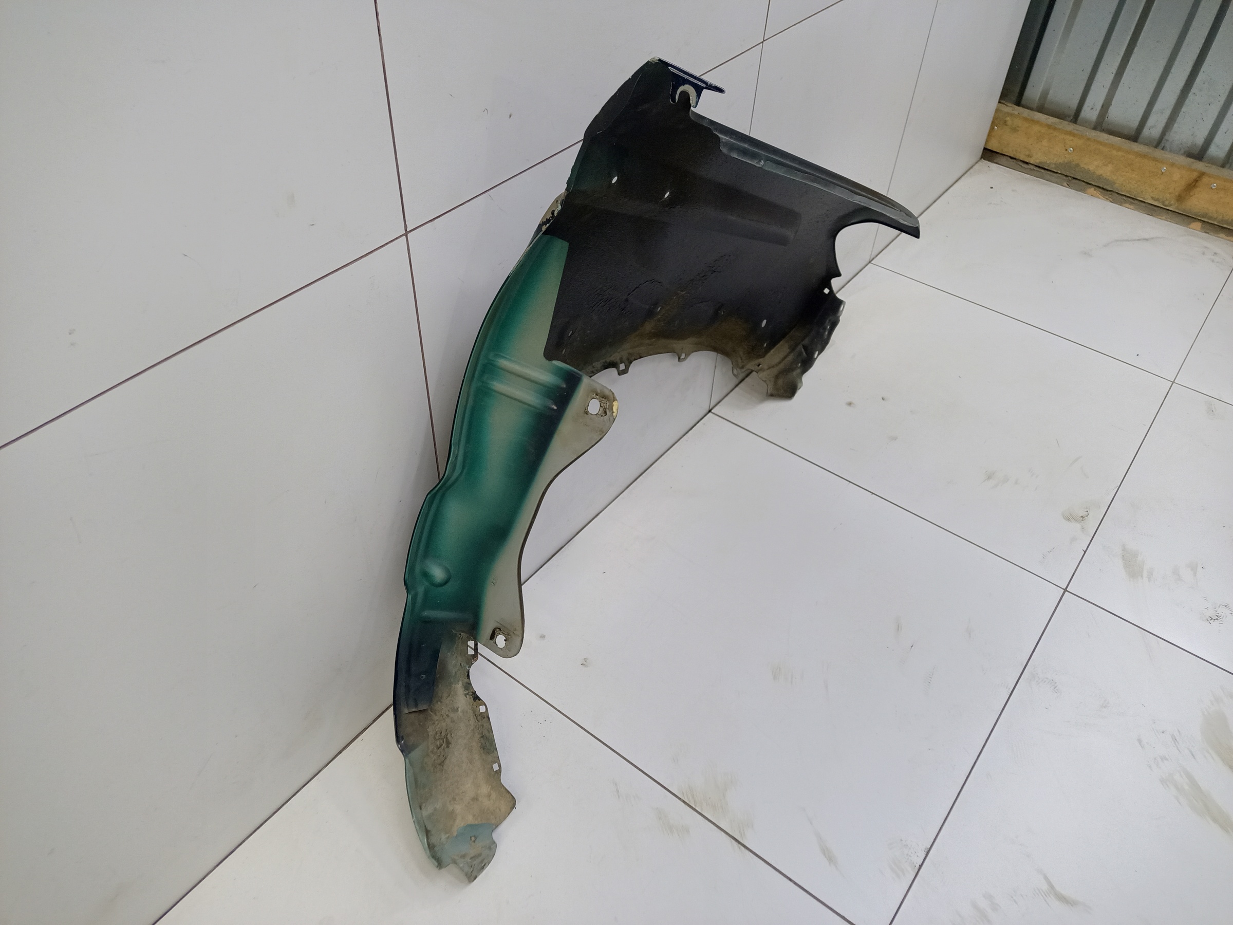 Крыло переднее левое Lada Niva Travel