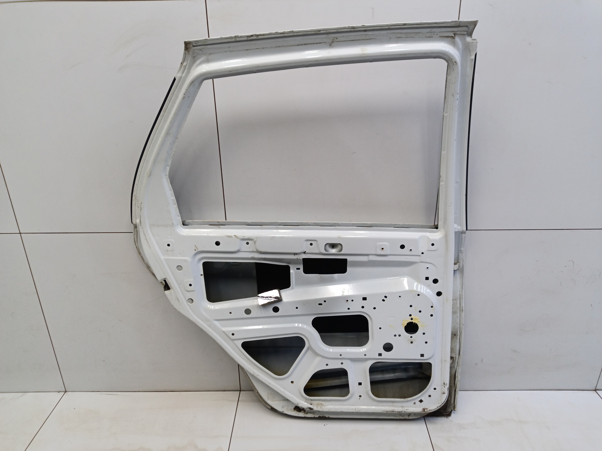 Дверь задняя левая Lada Granta 1 Sedan