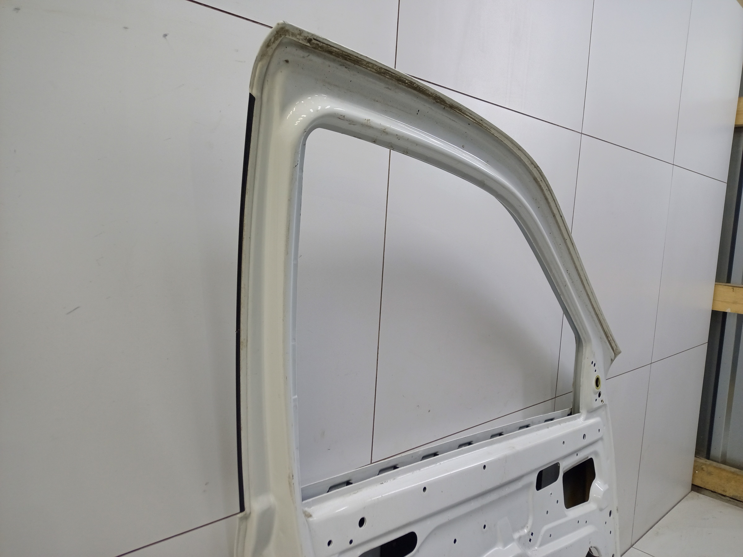 Дверь передняя левая Lada Granta 1