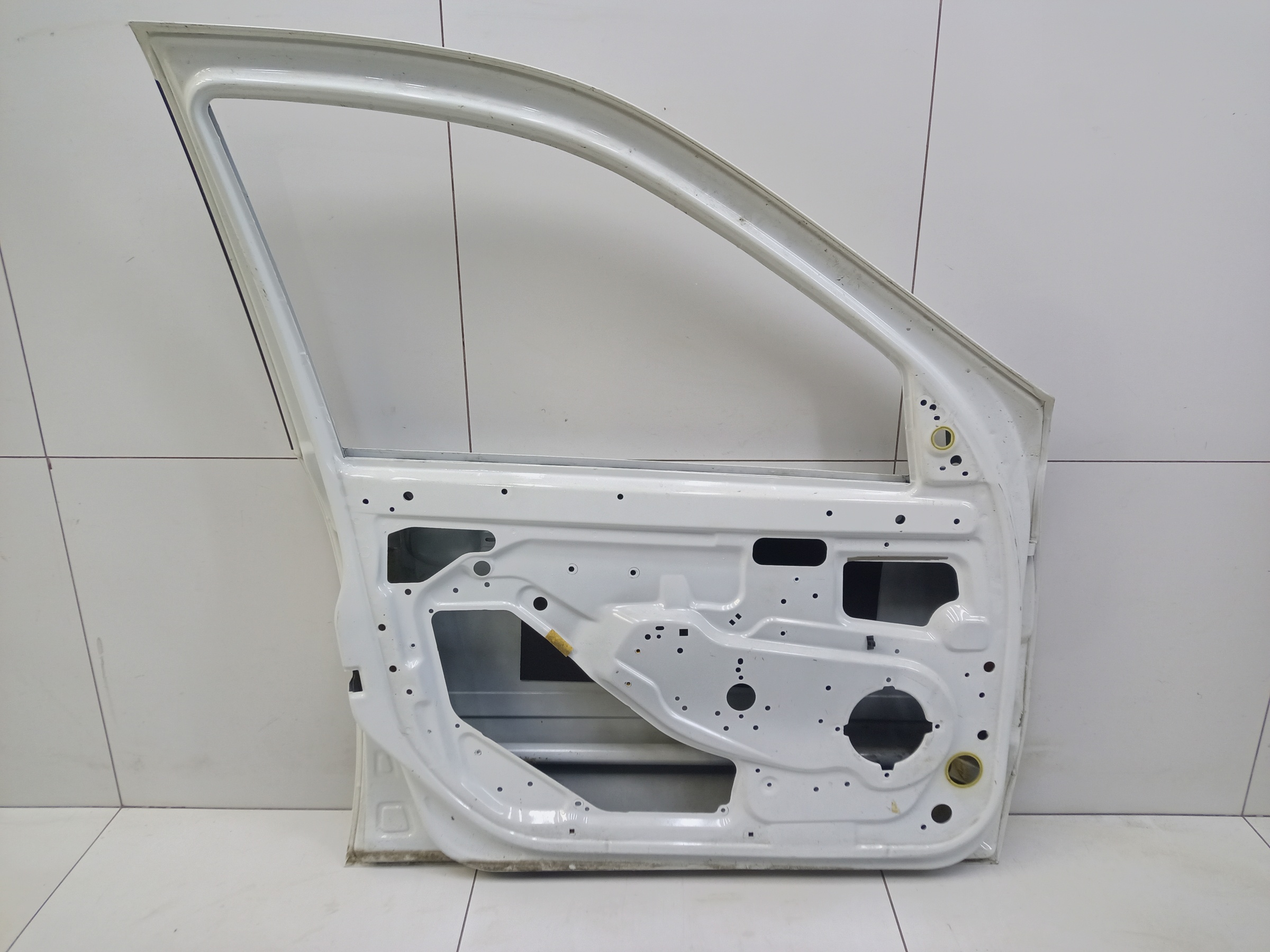 Дверь передняя левая Lada Granta 1