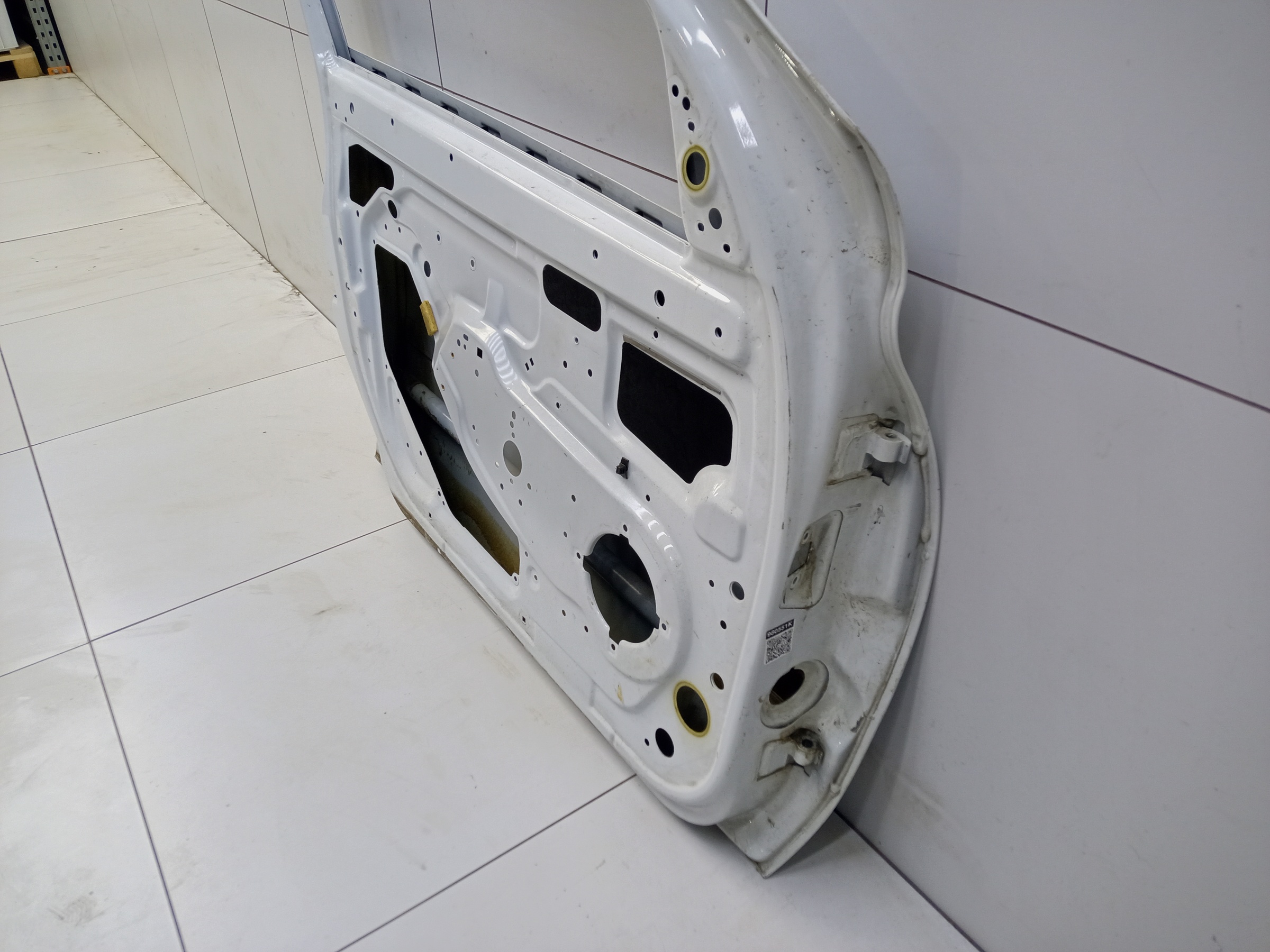 Дверь передняя левая Lada Granta 1