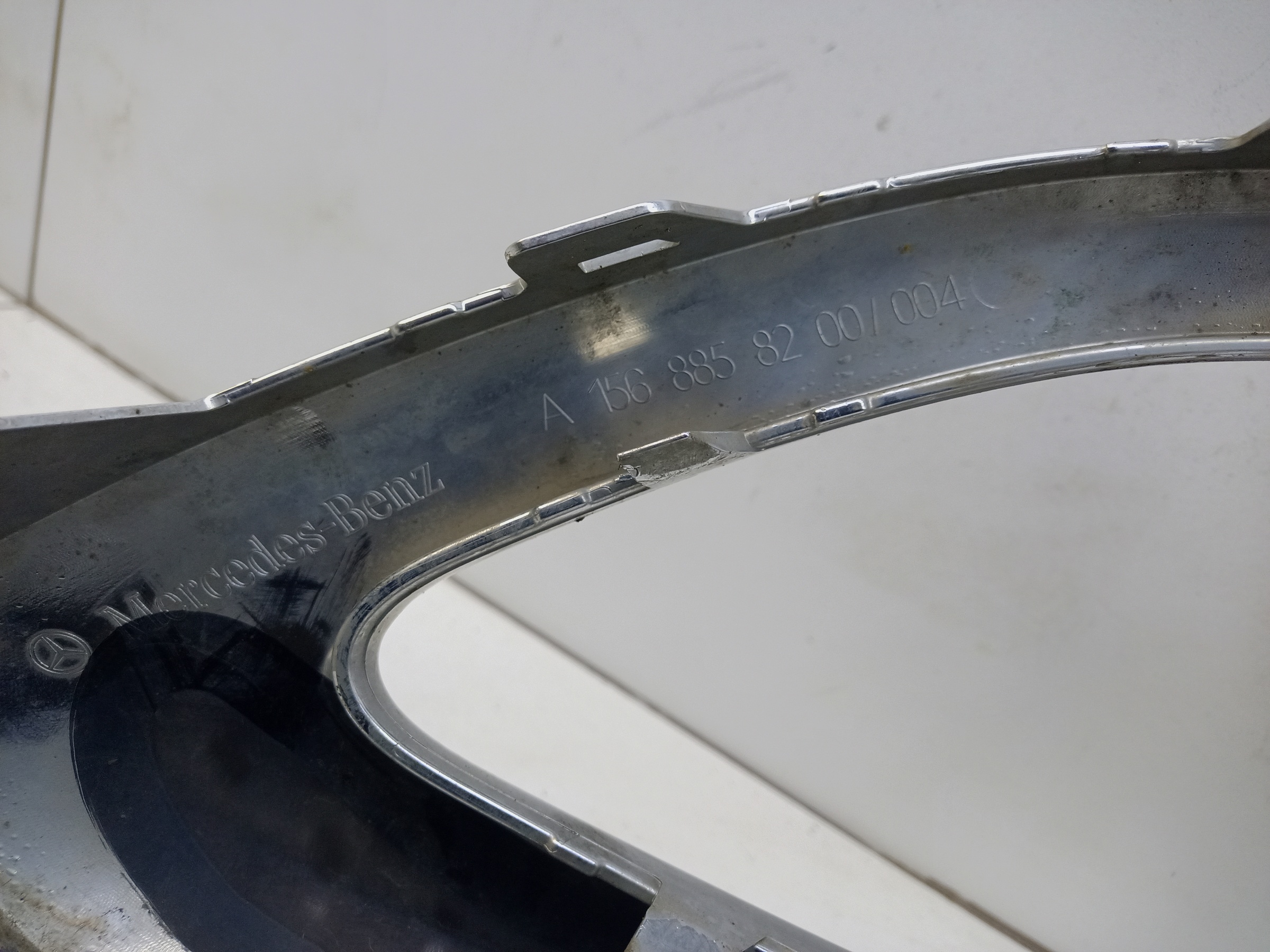 Накладка переднего бампера хром Mercedes Benz GLA-klasse X156 Restail