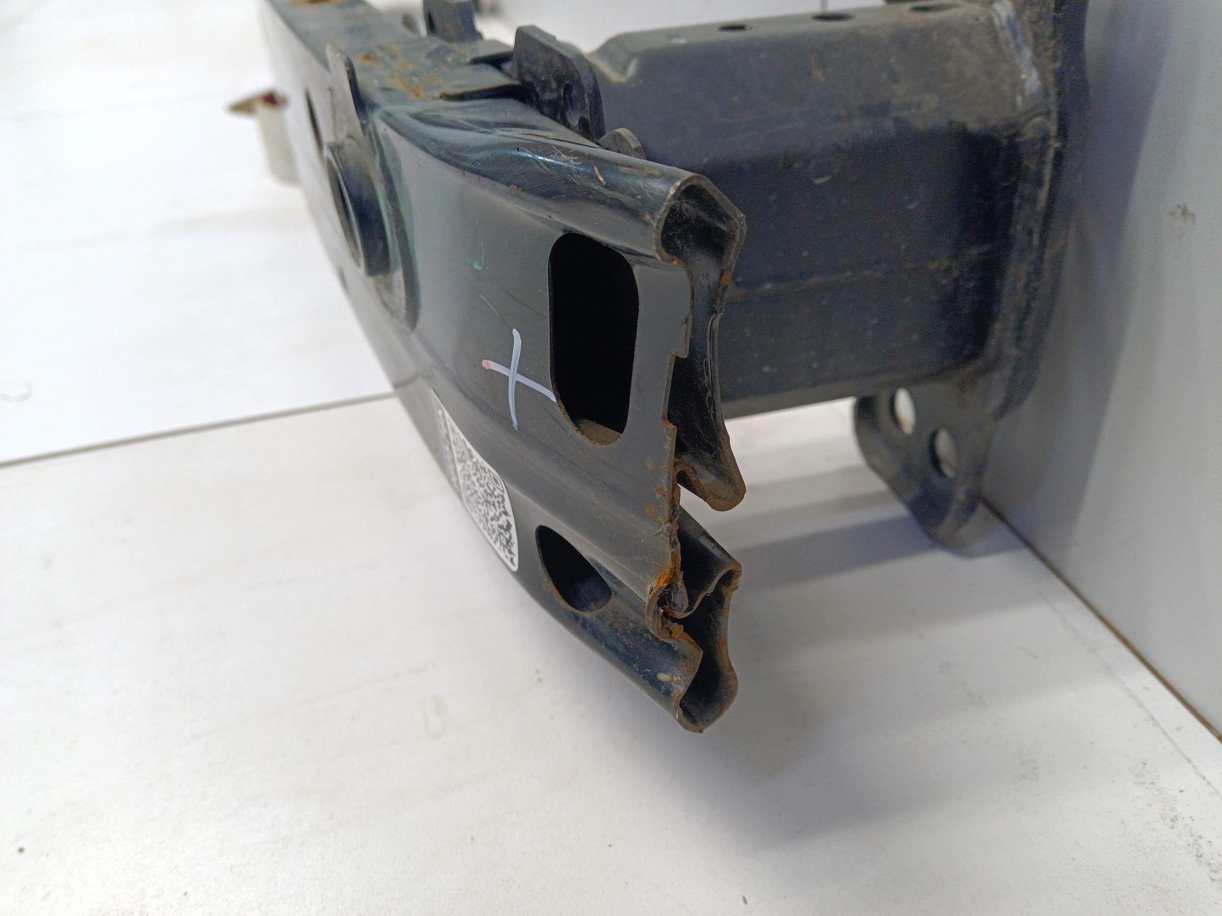 Усилитель переднего бампера Toyota RAV4 CA40