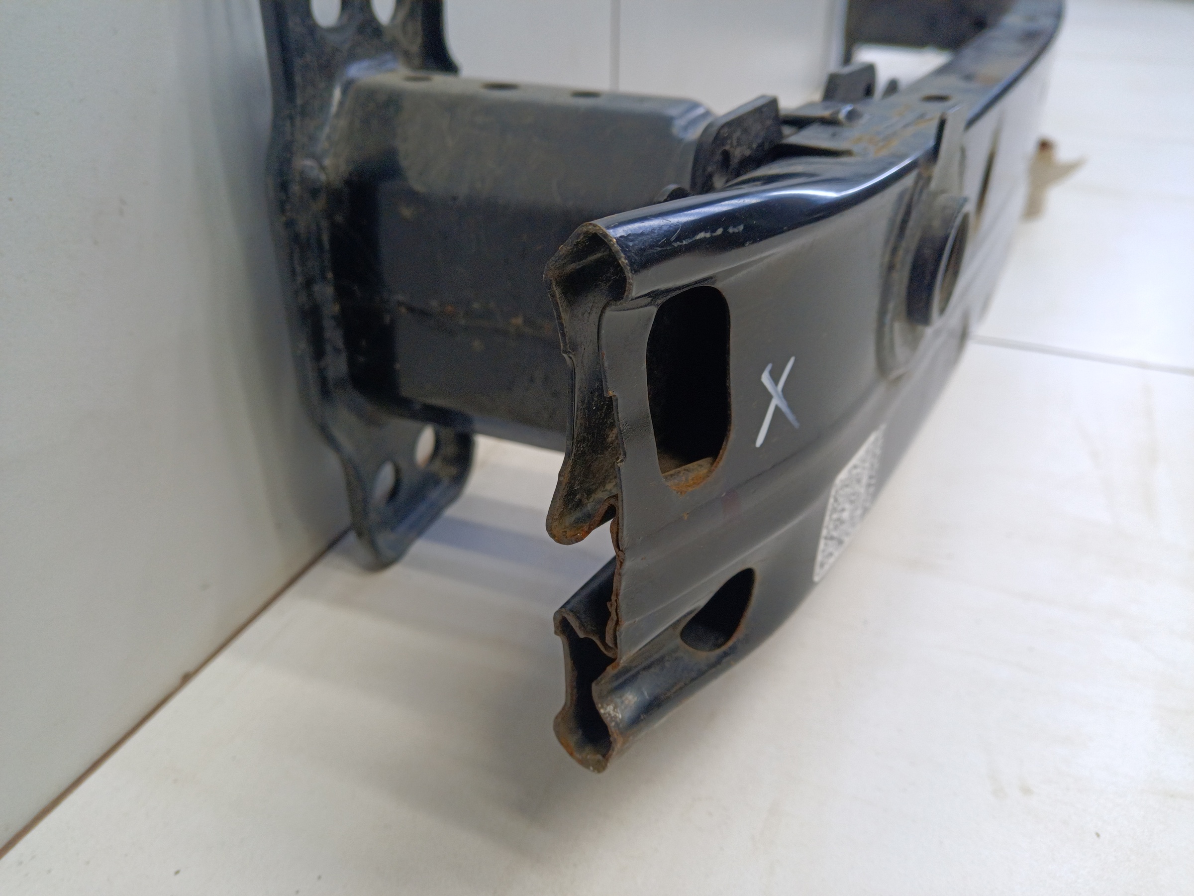 Усилитель переднего бампера Toyota RAV4 CA40