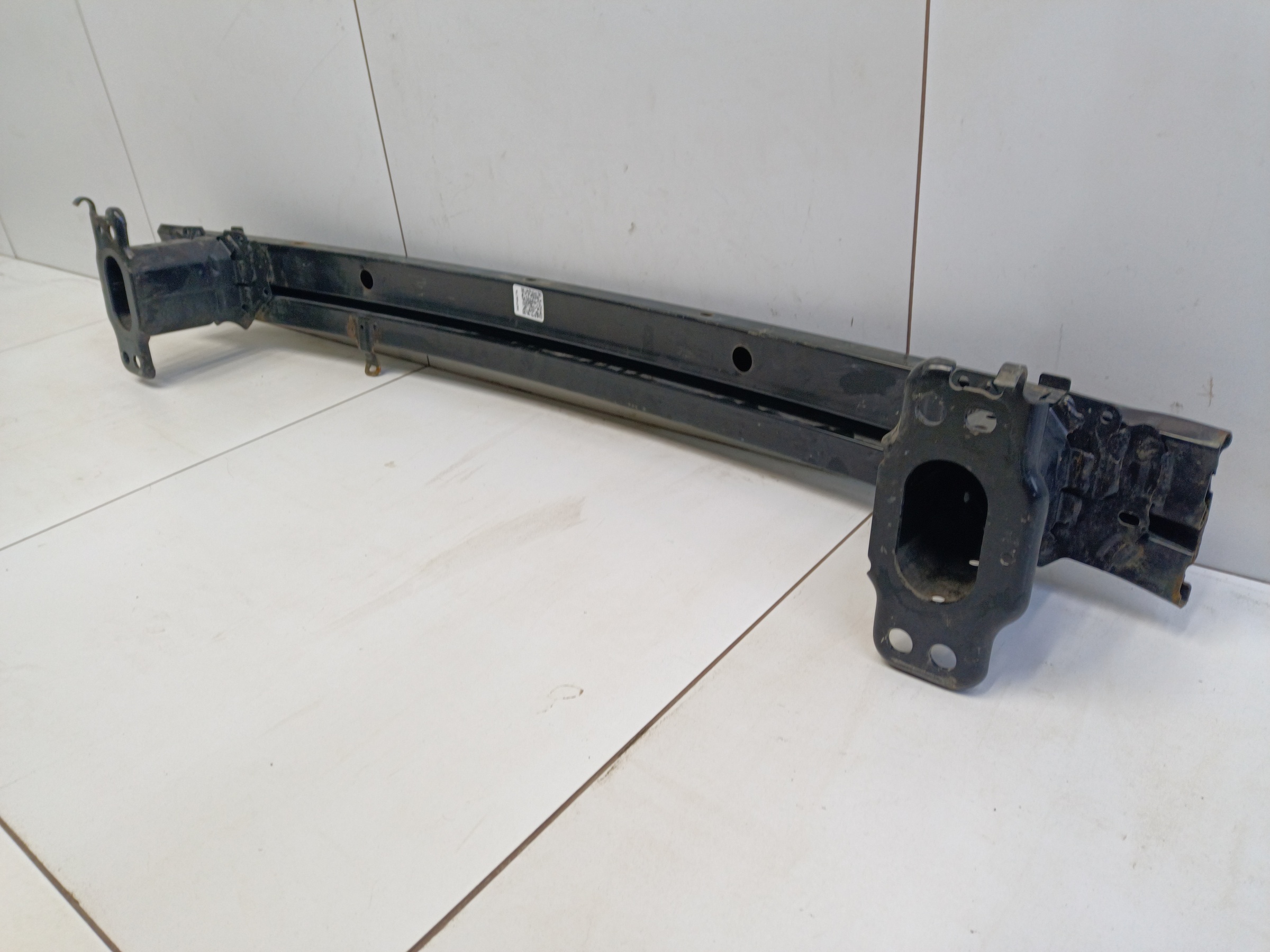 Усилитель переднего бампера Toyota RAV4 CA40