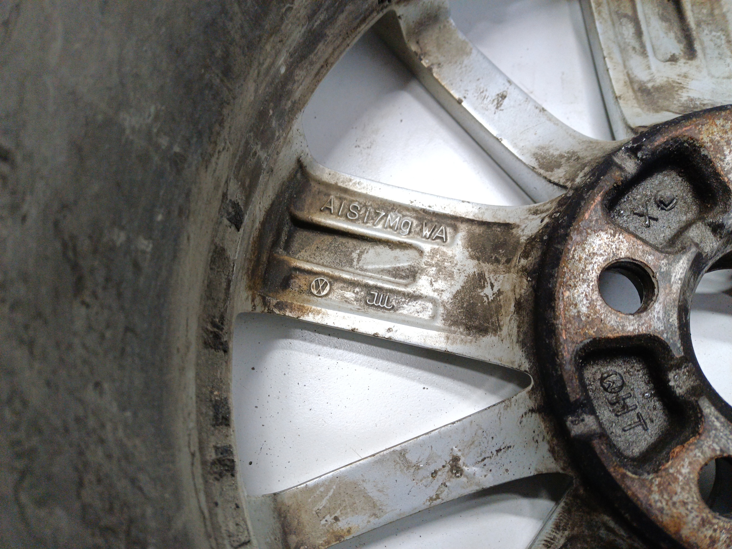 Диск колеса литой Volkswagen Polo 5 R15