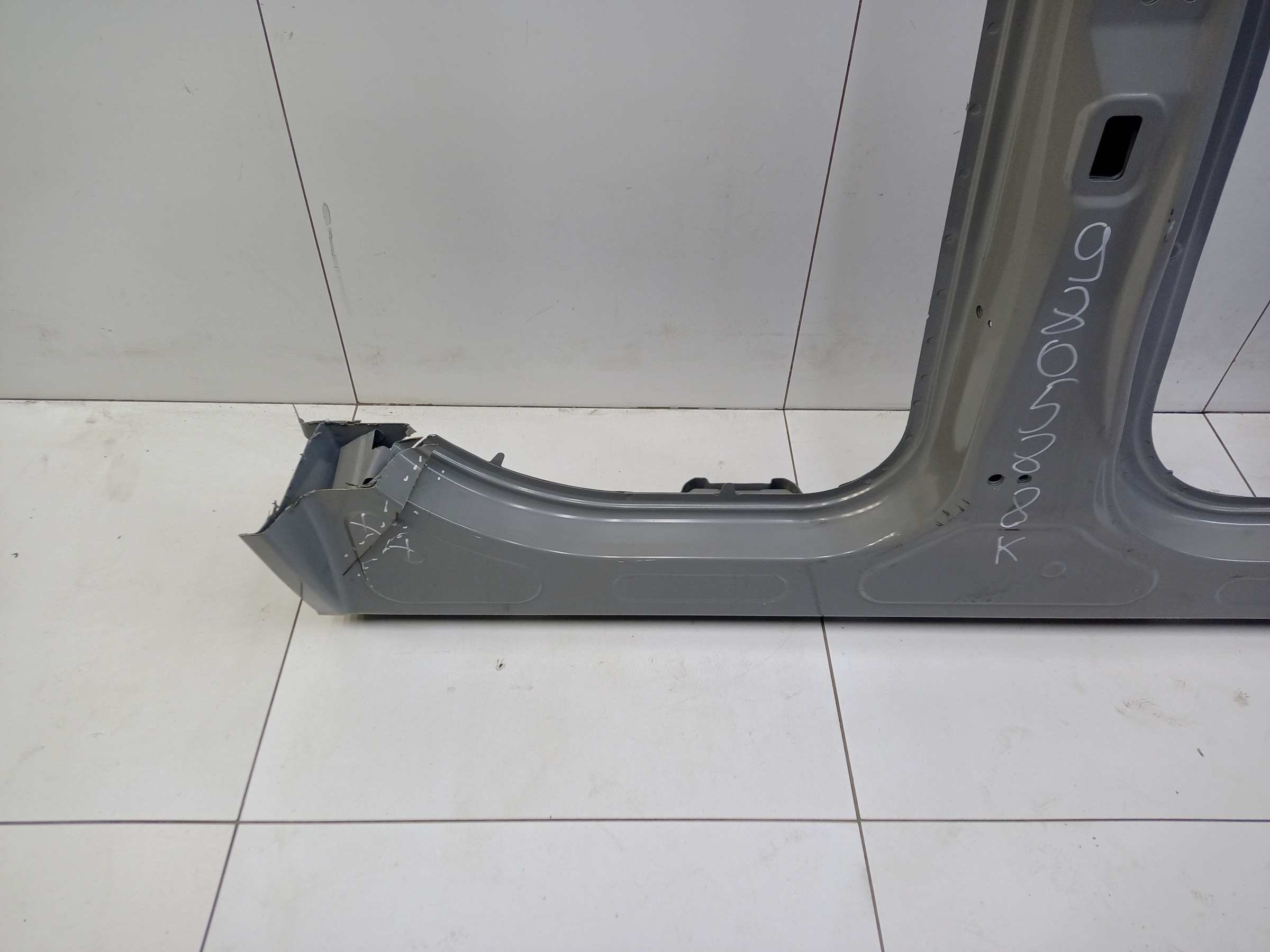 Панель кузова боковая правая Omoda C5