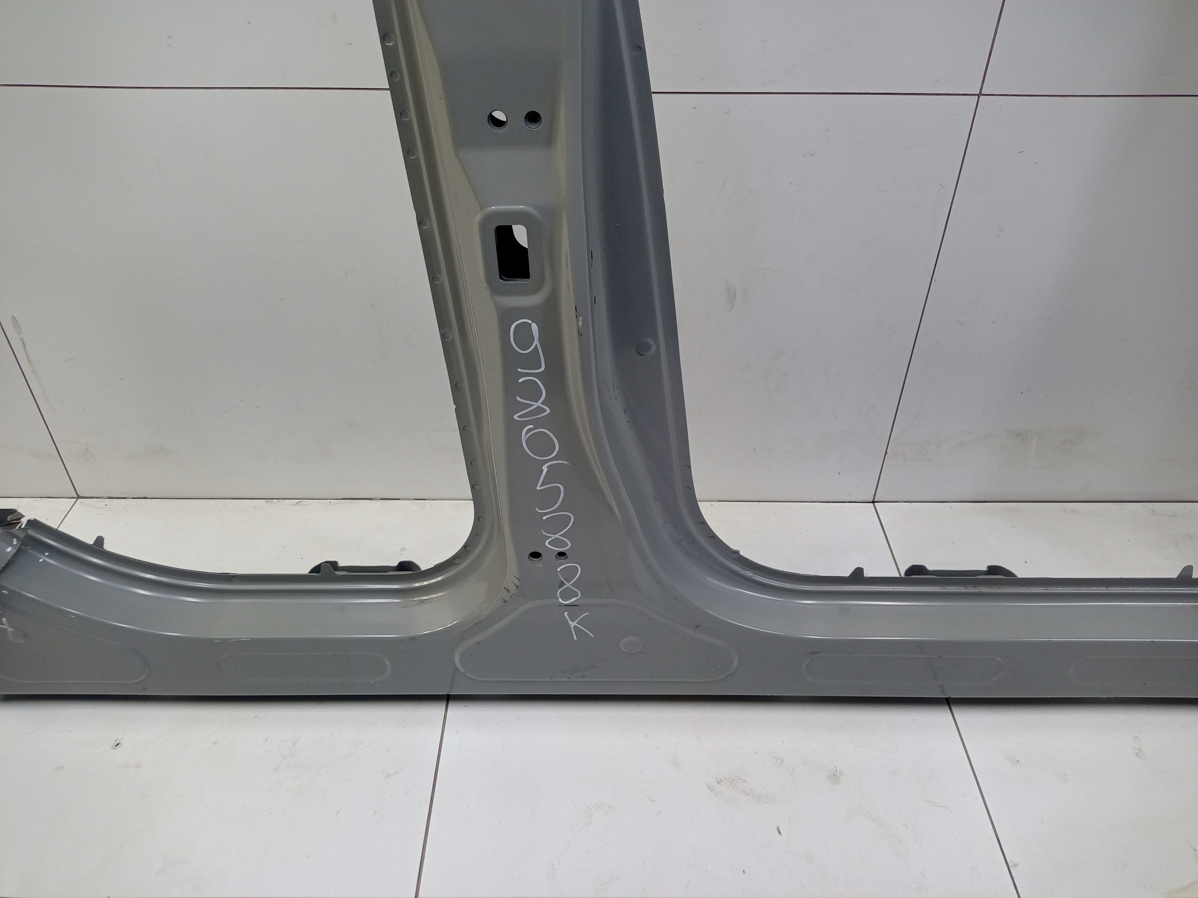 Панель кузова боковая правая Omoda C5