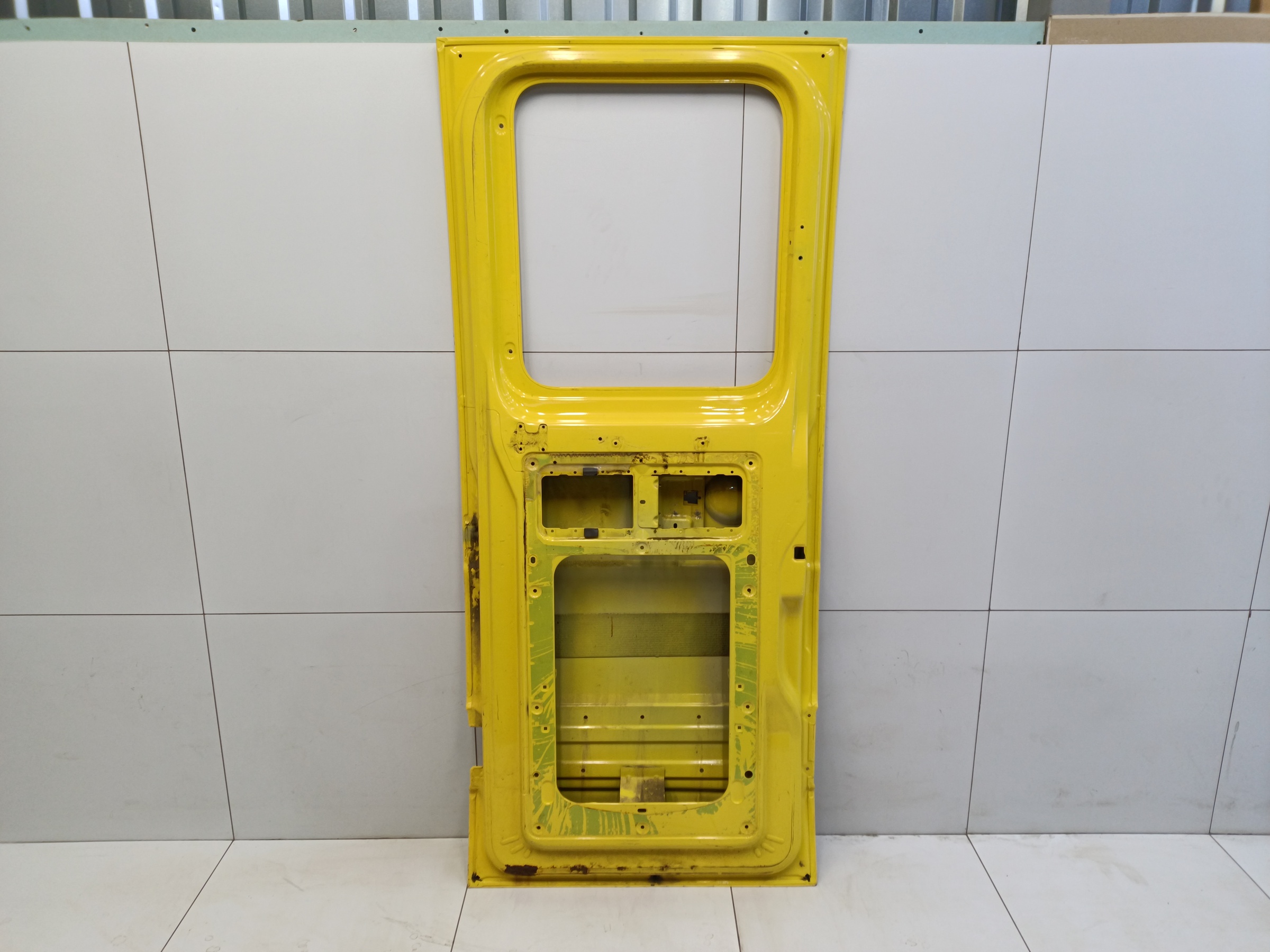 Дверь задняя правая Mercedes-Benz Sprinter W906 Double Cab бортовой