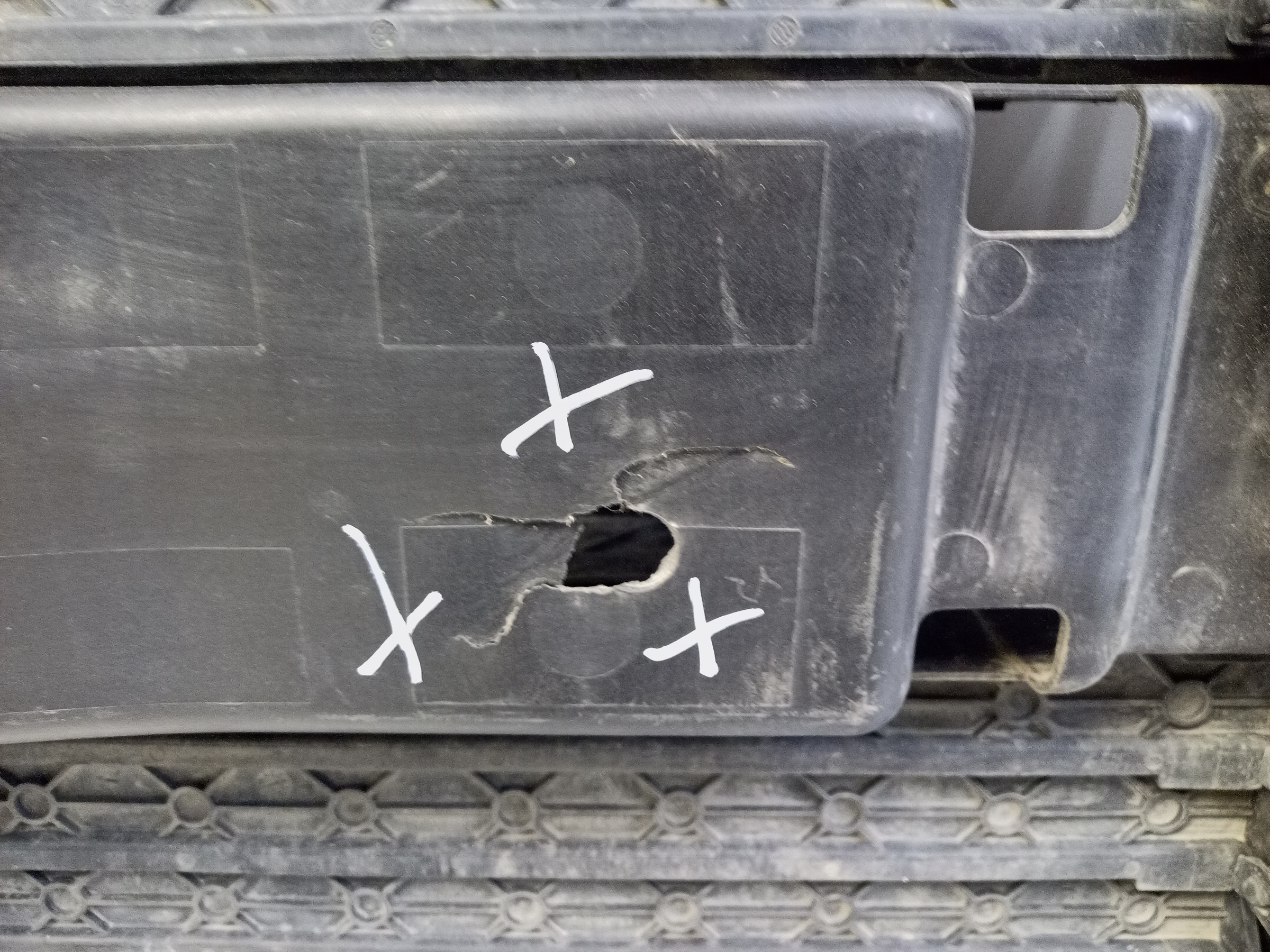 Дефлектор радиатора Geely Tugella