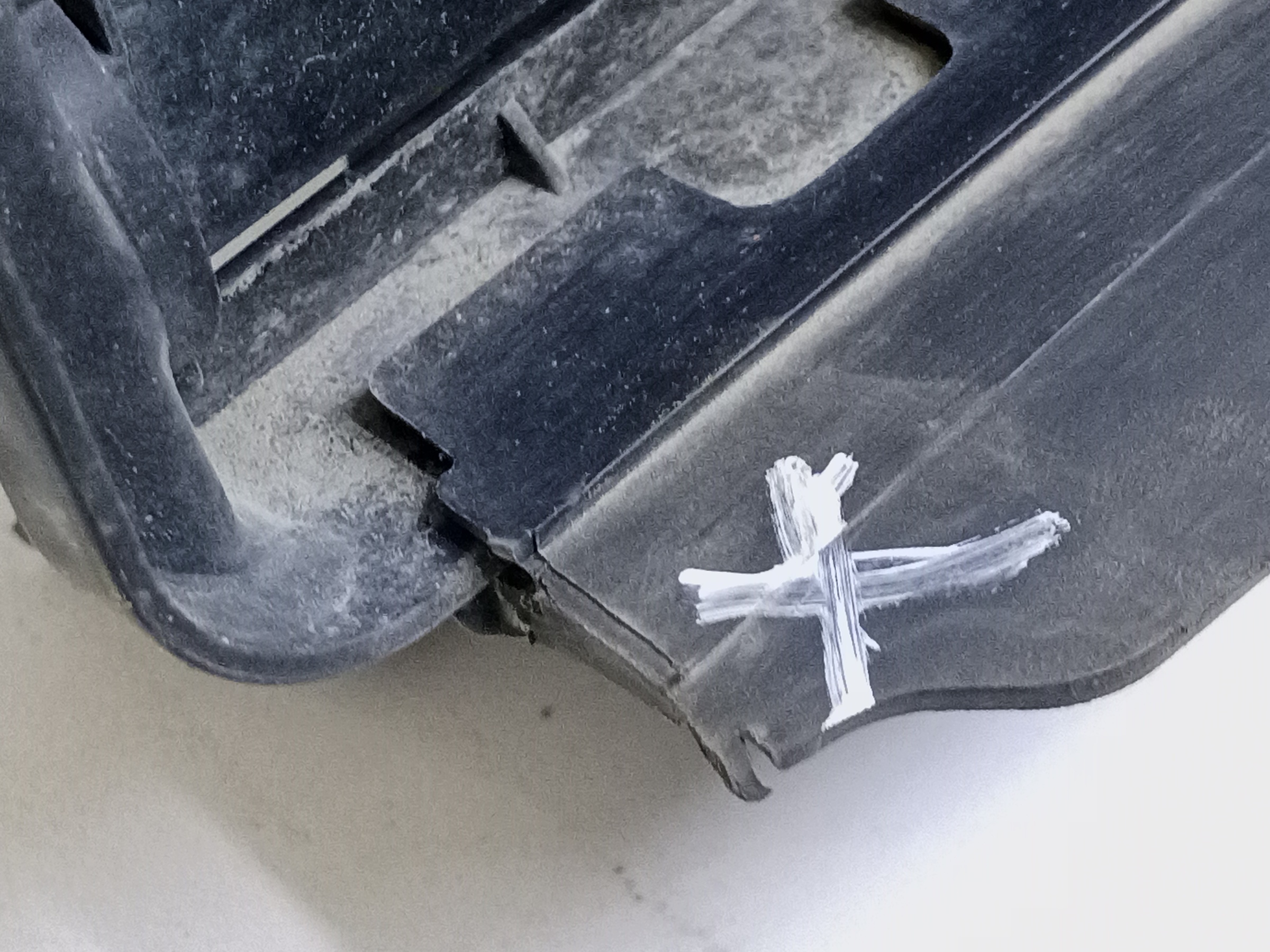 Дефлектор радиатора Geely Tugella