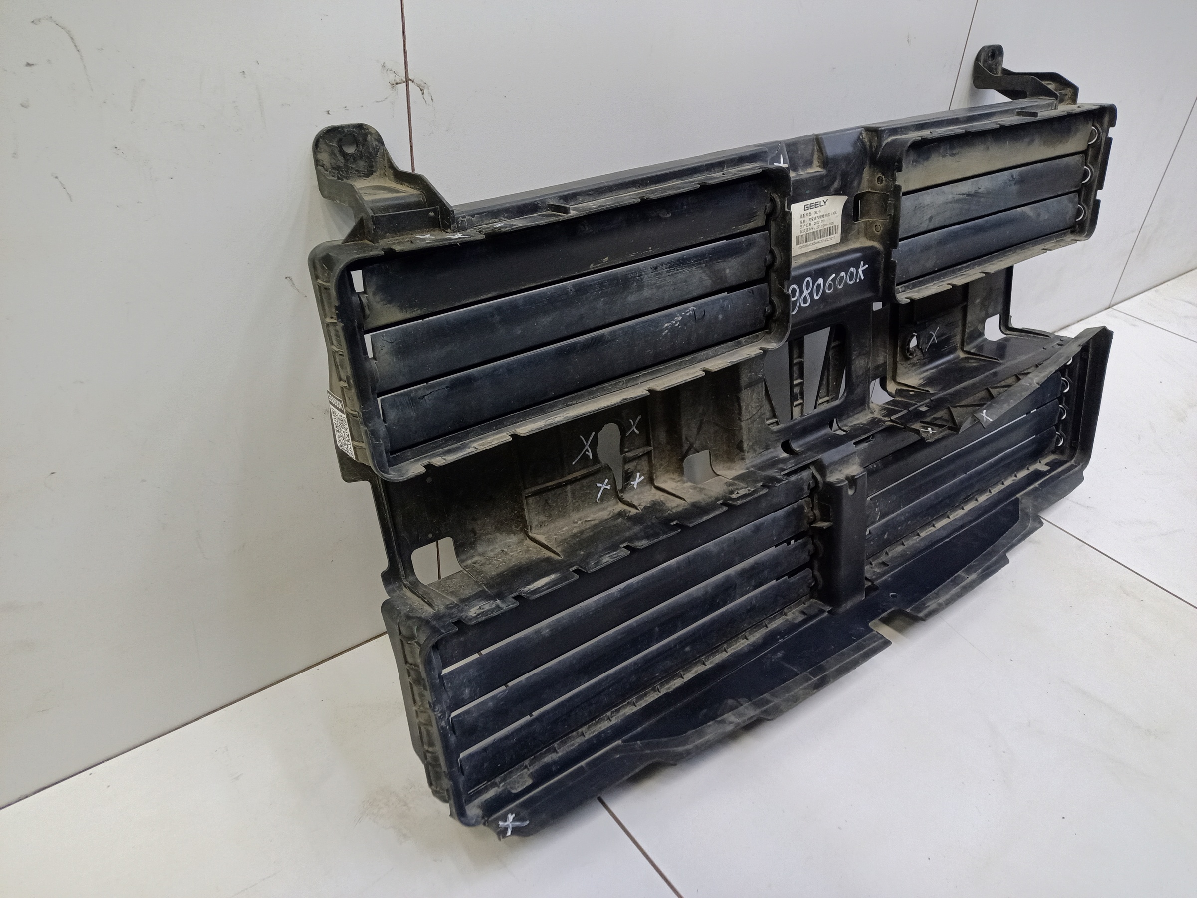 Дефлектор радиатора Geely Tugella