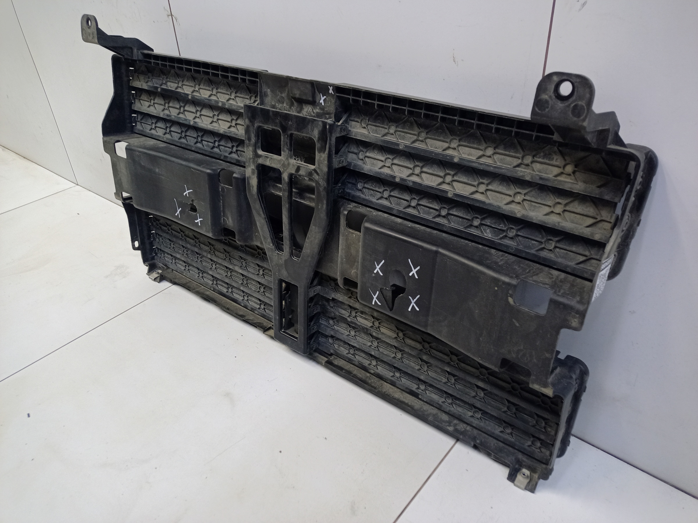 Дефлектор радиатора Geely Tugella