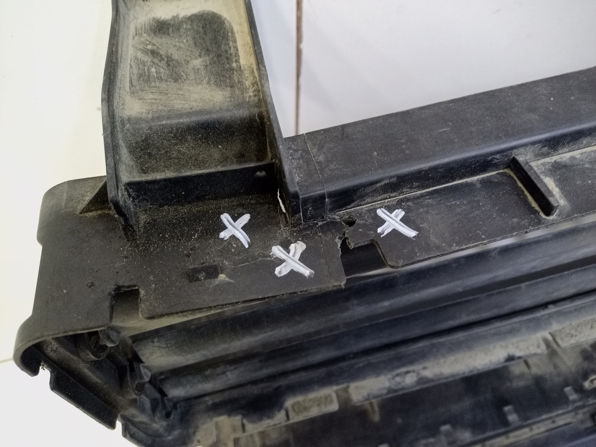 Дефлектор радиатора Geely Tugella