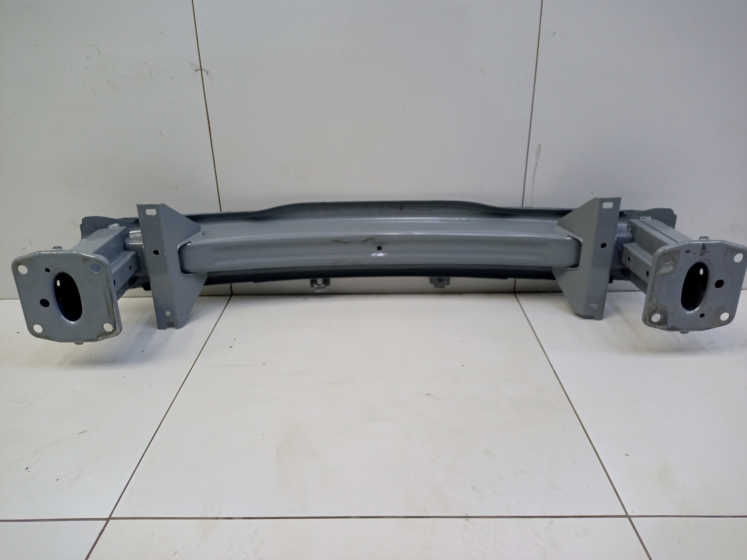 Усилитель переднего бампера Mazda CX-4 Restail