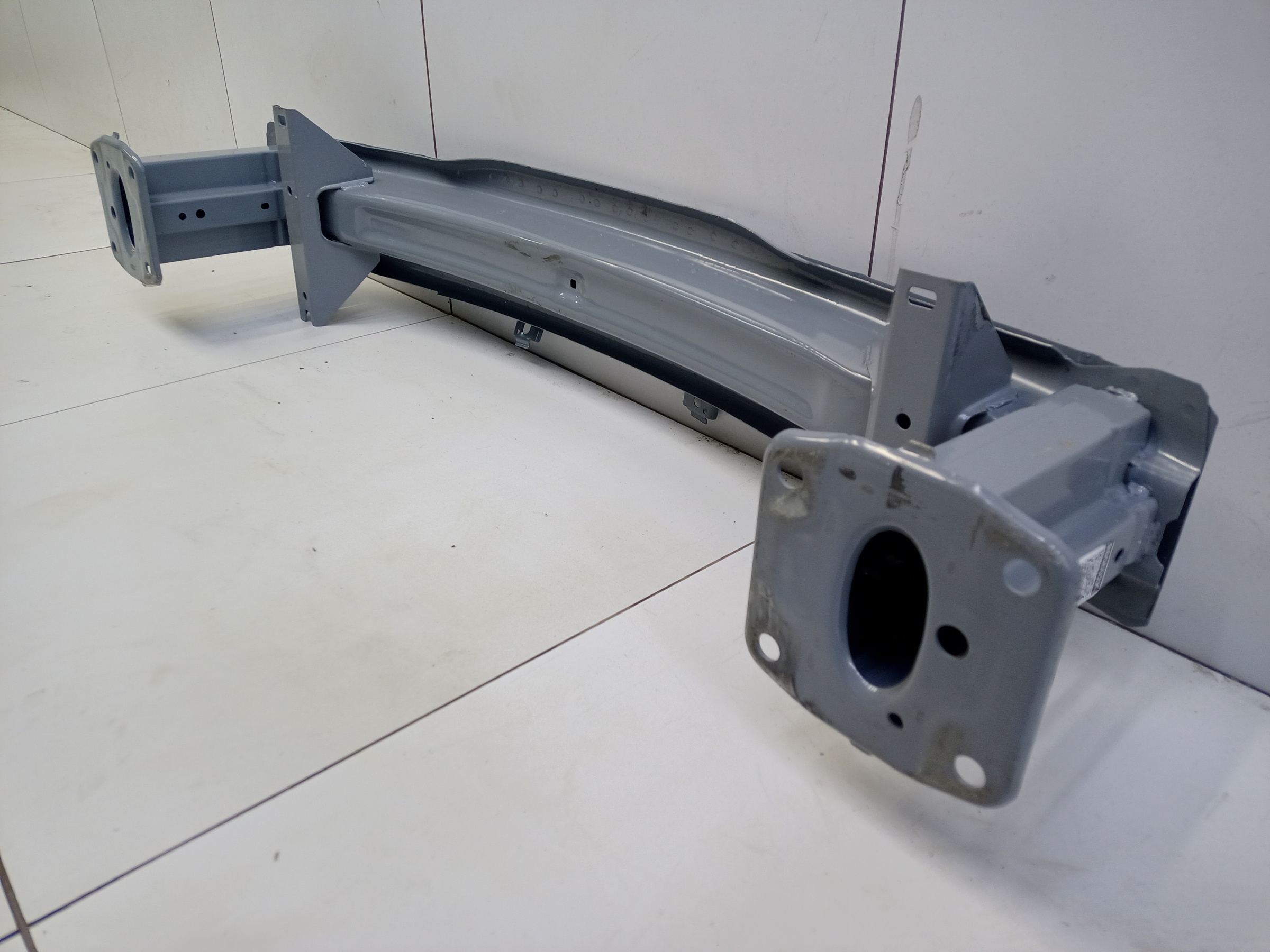 Усилитель переднего бампера Mazda CX-4 Restail